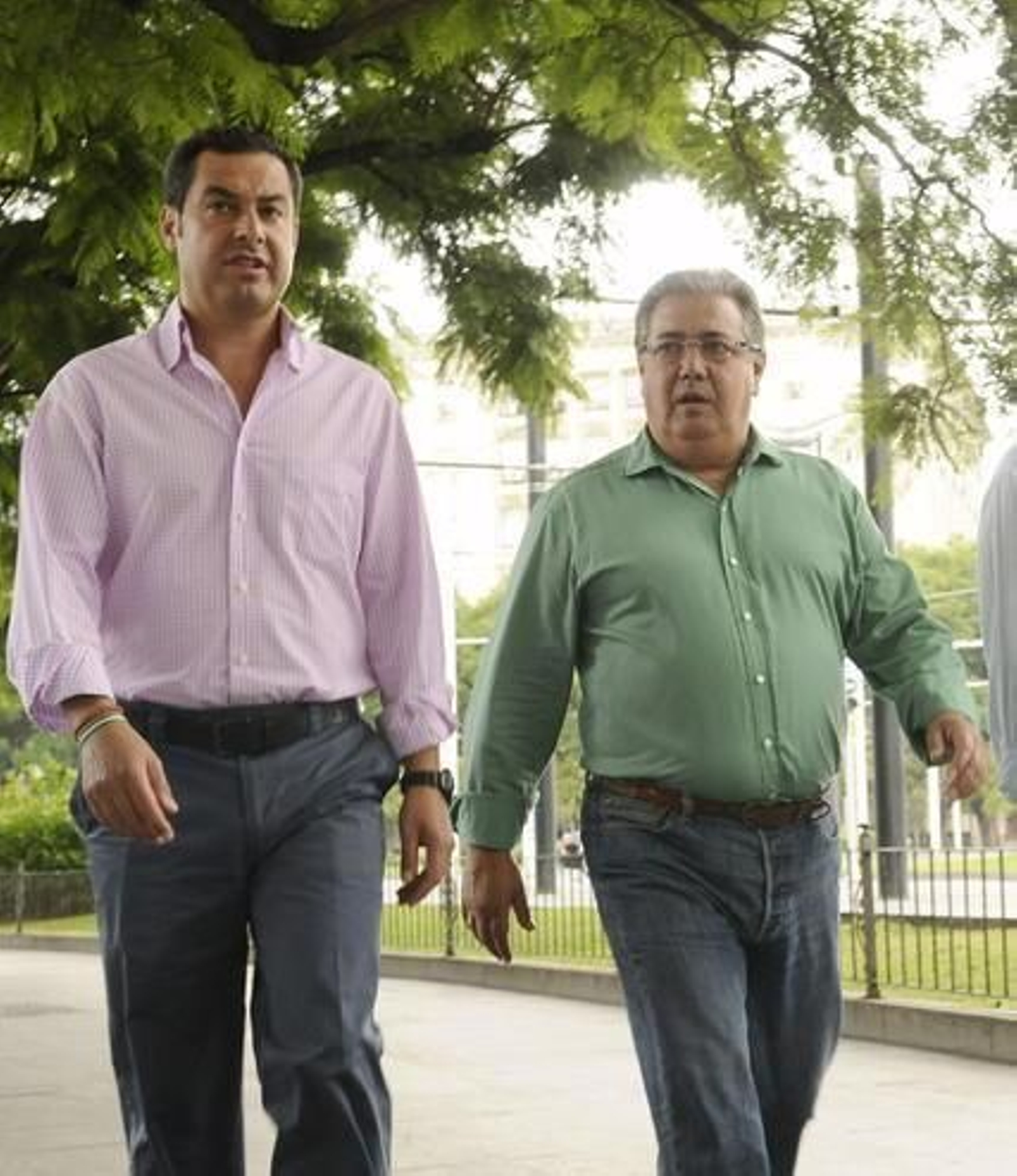 Moreno acusa al PSOE de ser "ambiguo" y "coquetear con el independentismo"