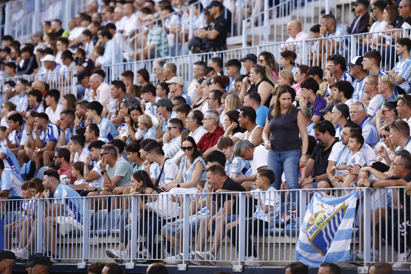 Búscate en las gradas de La Rosaleda durante el Málaga-Andorra
