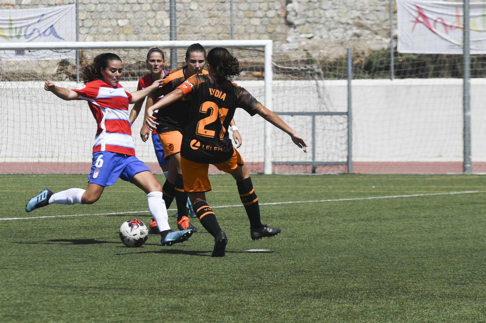 Acción del encuentro disputado ante el Valencia.