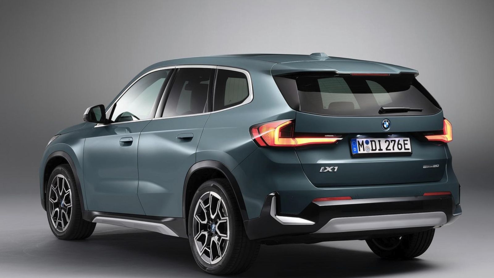 Con esta versión, BMW suma a su gama su primer eléctrico con tracción delantera. Otros eléctricos de la marca con un único motor son de propulsión, como ocurre con versiones i4, iX3, i5 o i7.