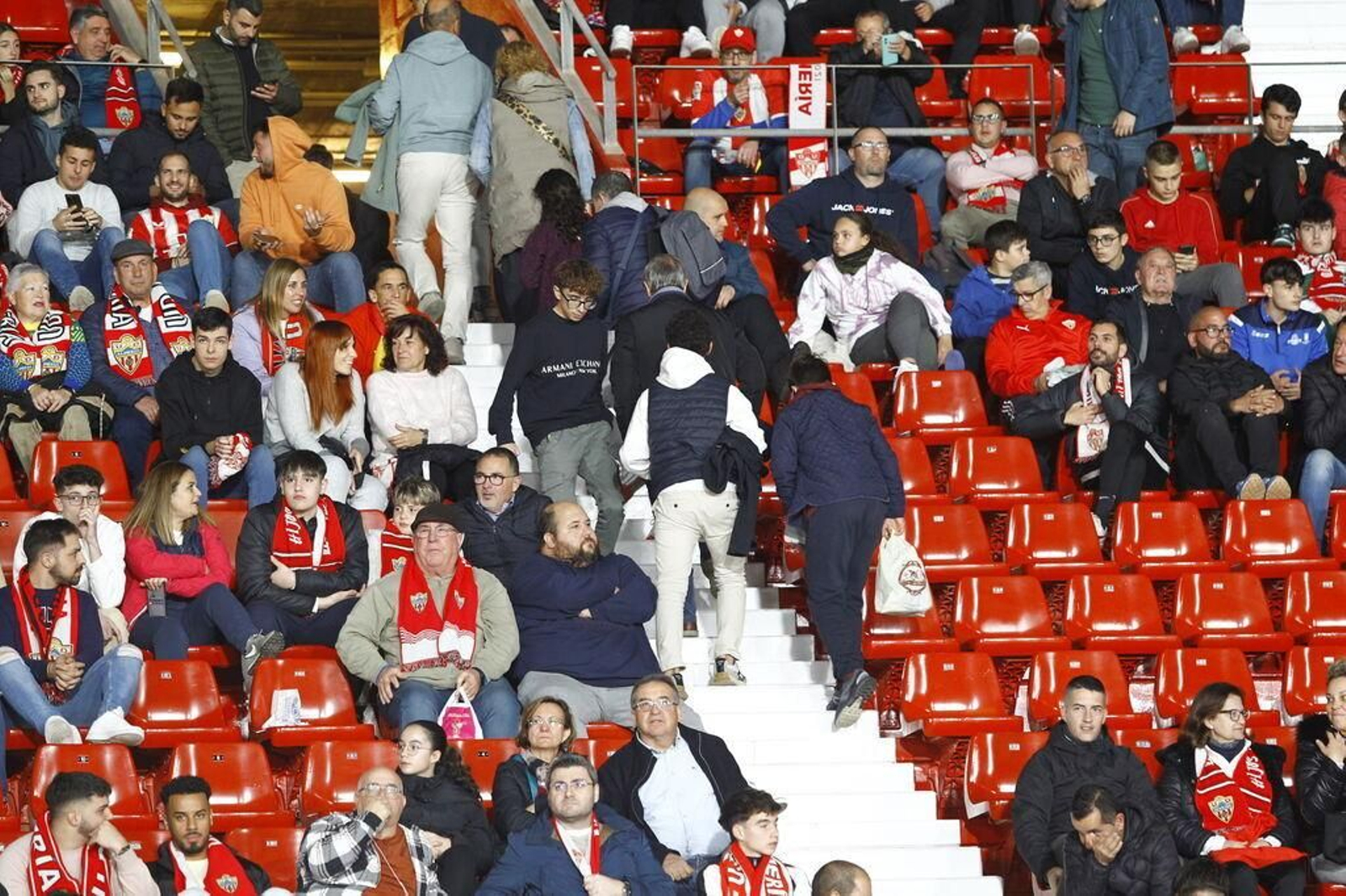 La afición indálica no se resigna pese a la situación de colista del equipo