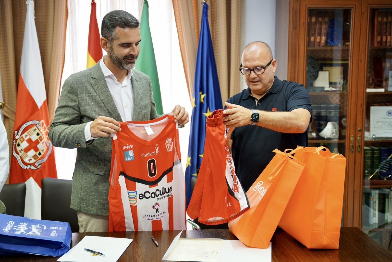 Ramón Fernández-Pacheco, con la equipación del CB Almería