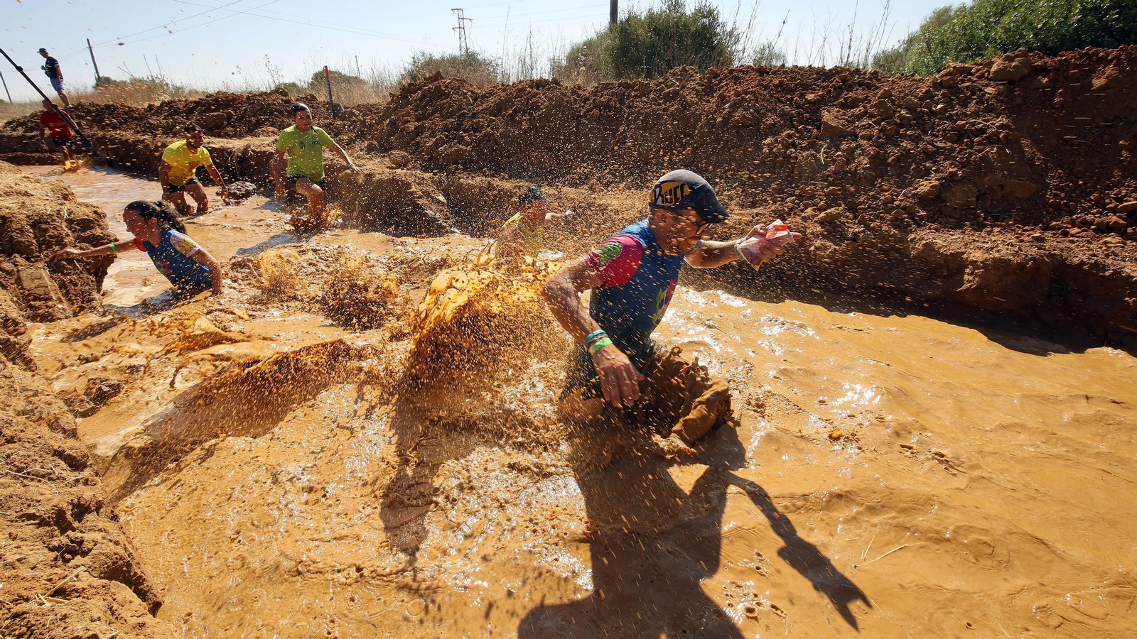 Búscate en la VII Carrera del Barro en La Barca