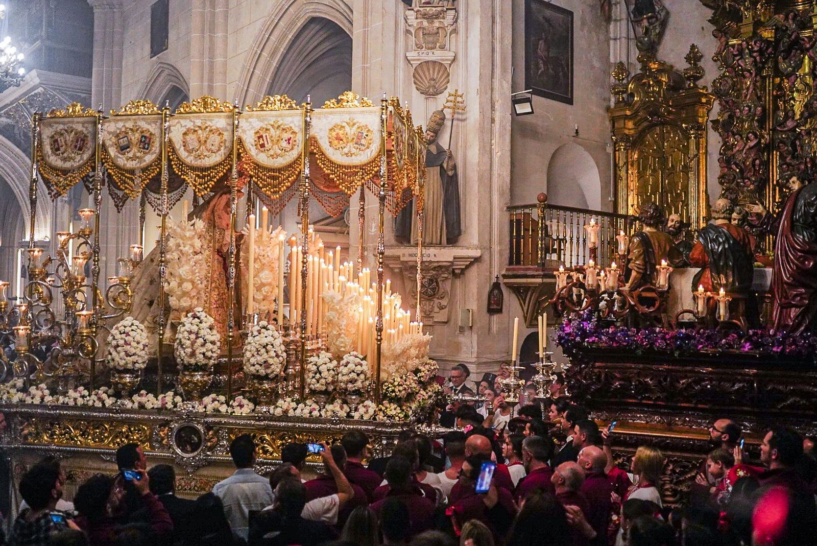 Fotos: el Domingo de Ramos de Granada se queda sin su Santa Cena