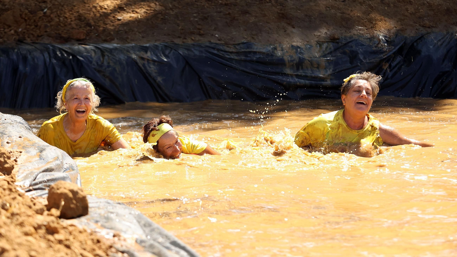 Búscate en la VII Carrera del Barro en La Barca