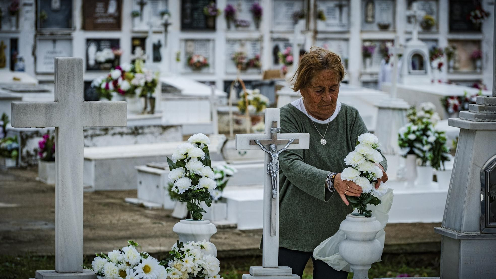 Las imágenes del día de los difuntos en Cádiz: Cementerio de El Puerto de Santa María