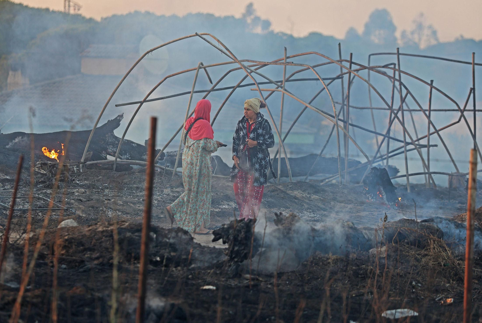 Las imágenes del incendio en un asentamiento en Lucena del Puerto