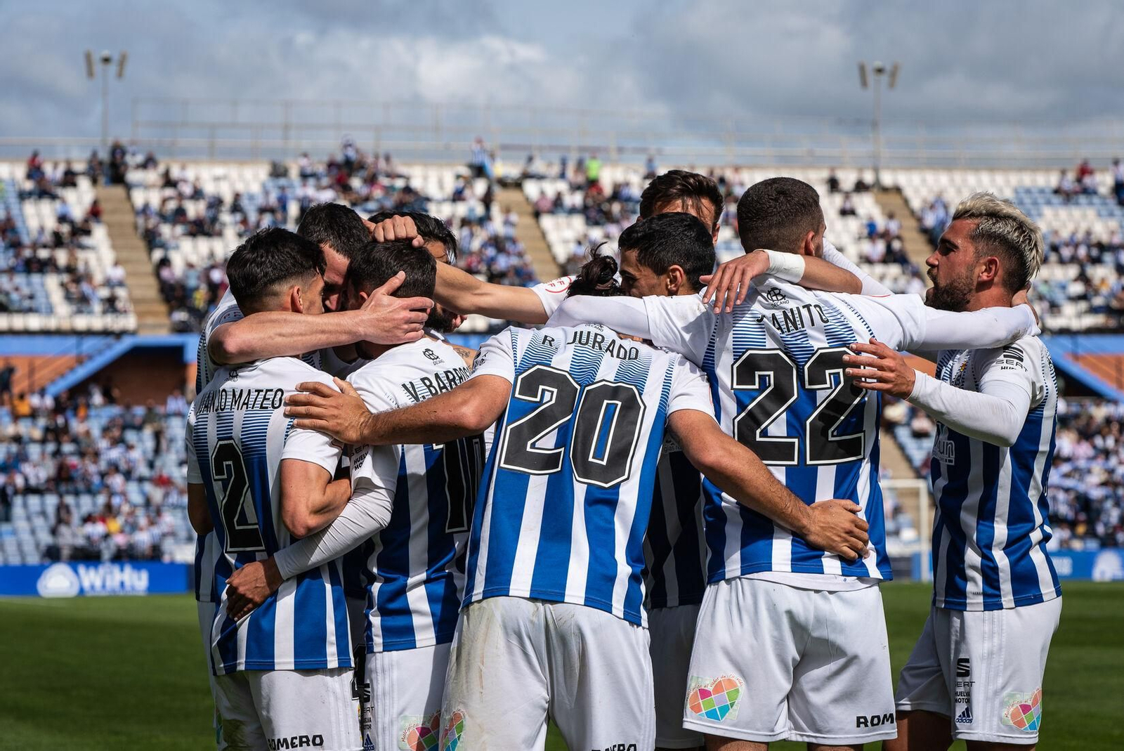 La celebración de uno de los goles del Recre ante Los Barrios.