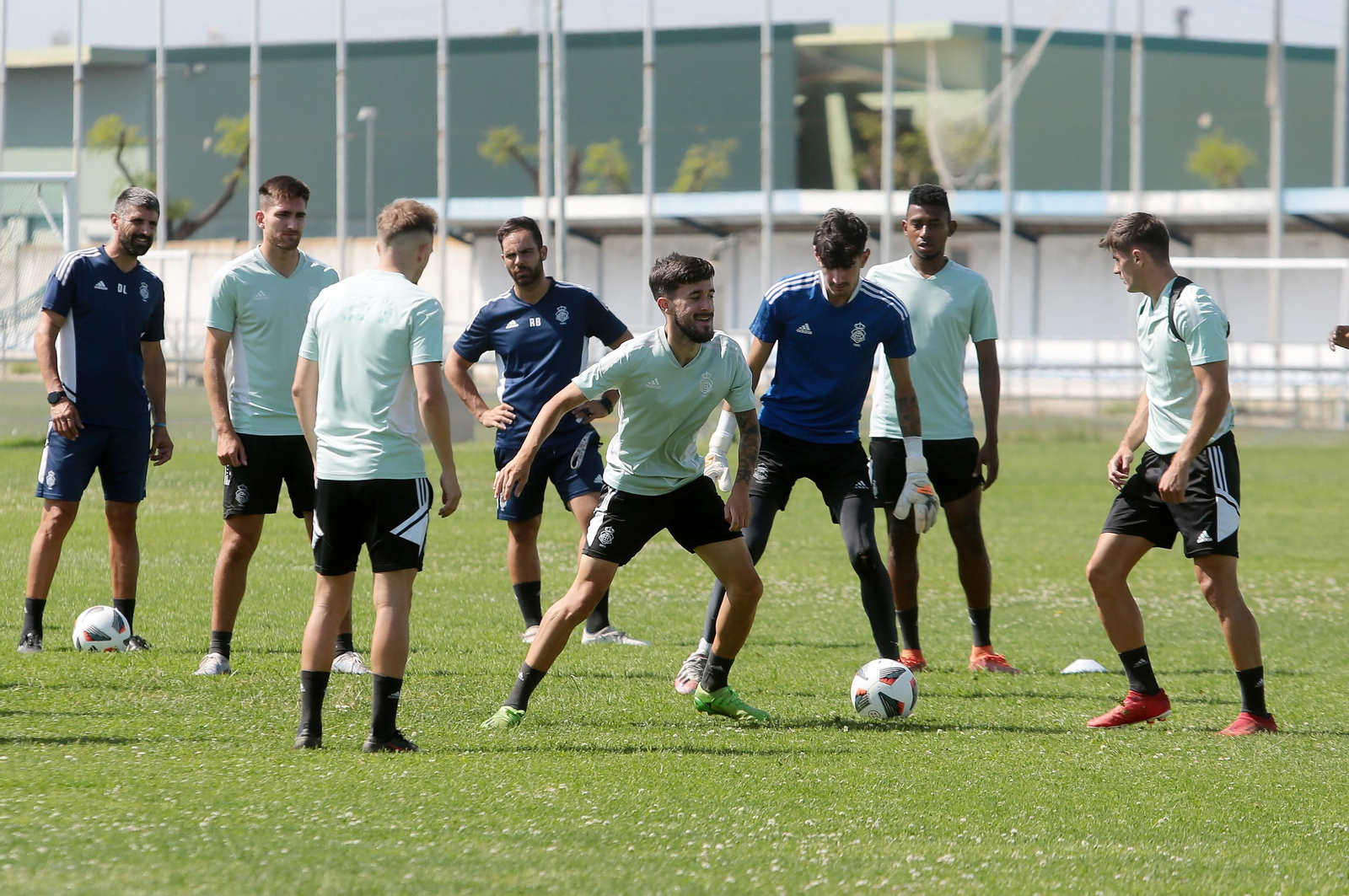 Imágenes del entrenamiento del Recre en la Ciudad Deportiva