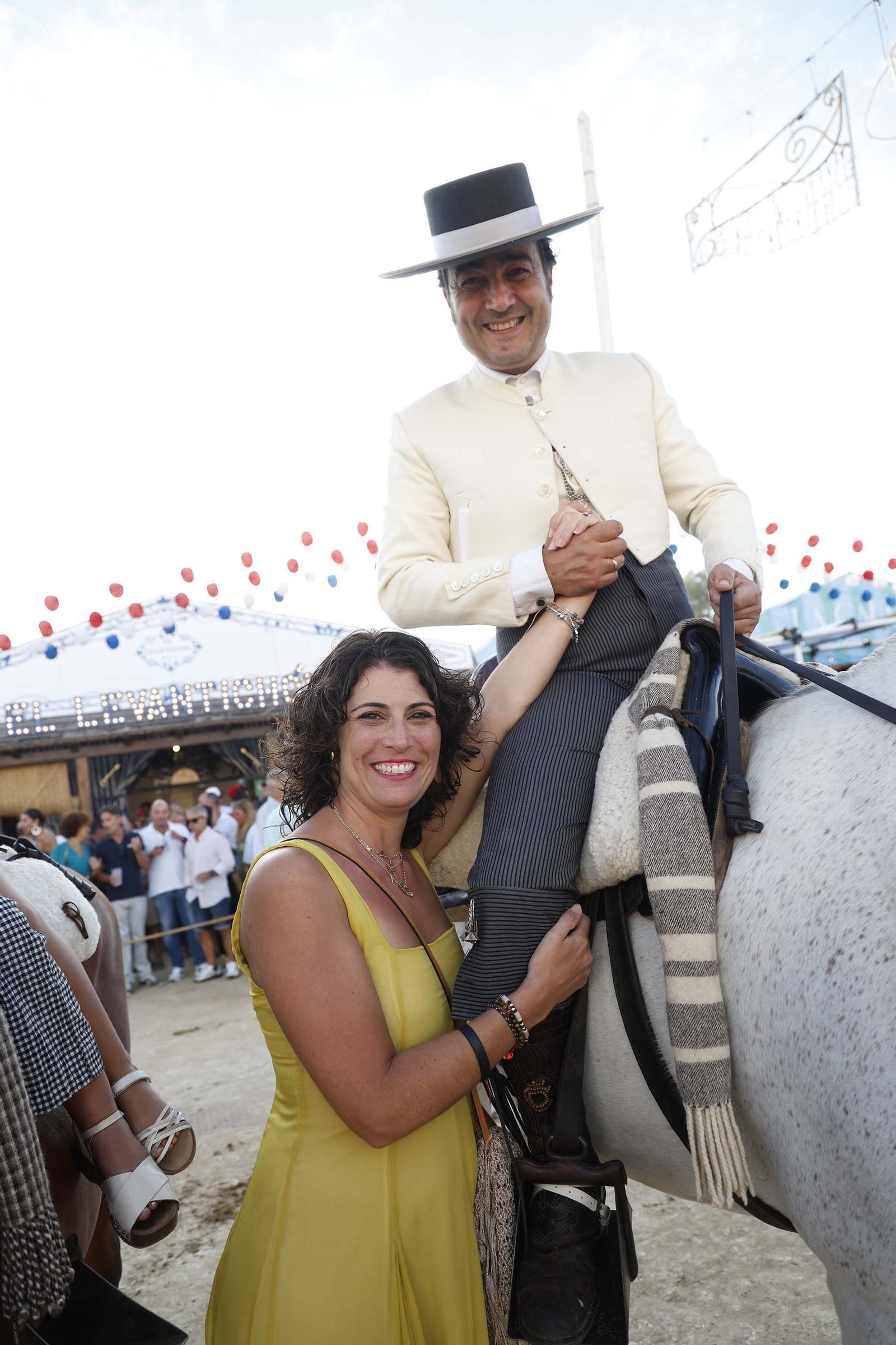 Búscate en las fotos del lunes en la Feria de Tarifa 2025