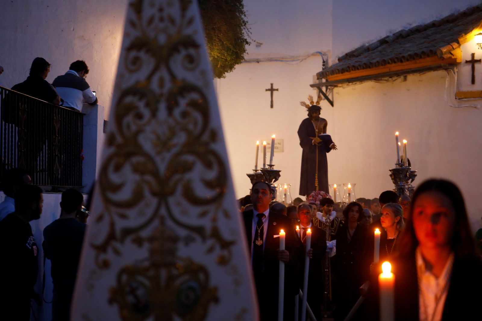 Las mejores imágenes del vía crucis de Nuestro Padre Jesús de la Humildad y Paciencia en Córdoba