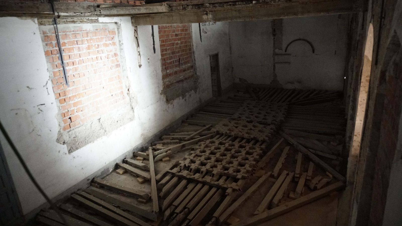 La zona del palazuelo, pendiente de restaurar.