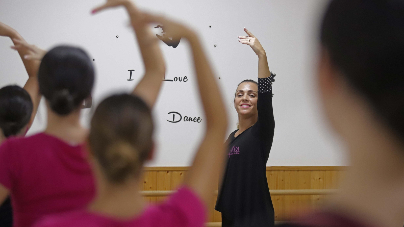 Fotos de la Academia de Baile Eva en La Línea