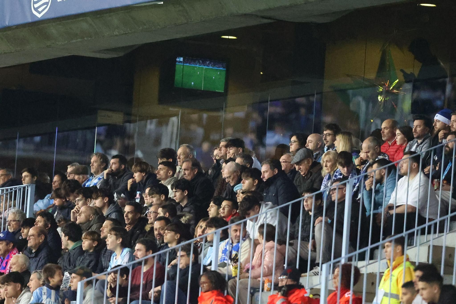 Búscate en las gradas de La Rosaleda en el Málaga CF-Zaragoza