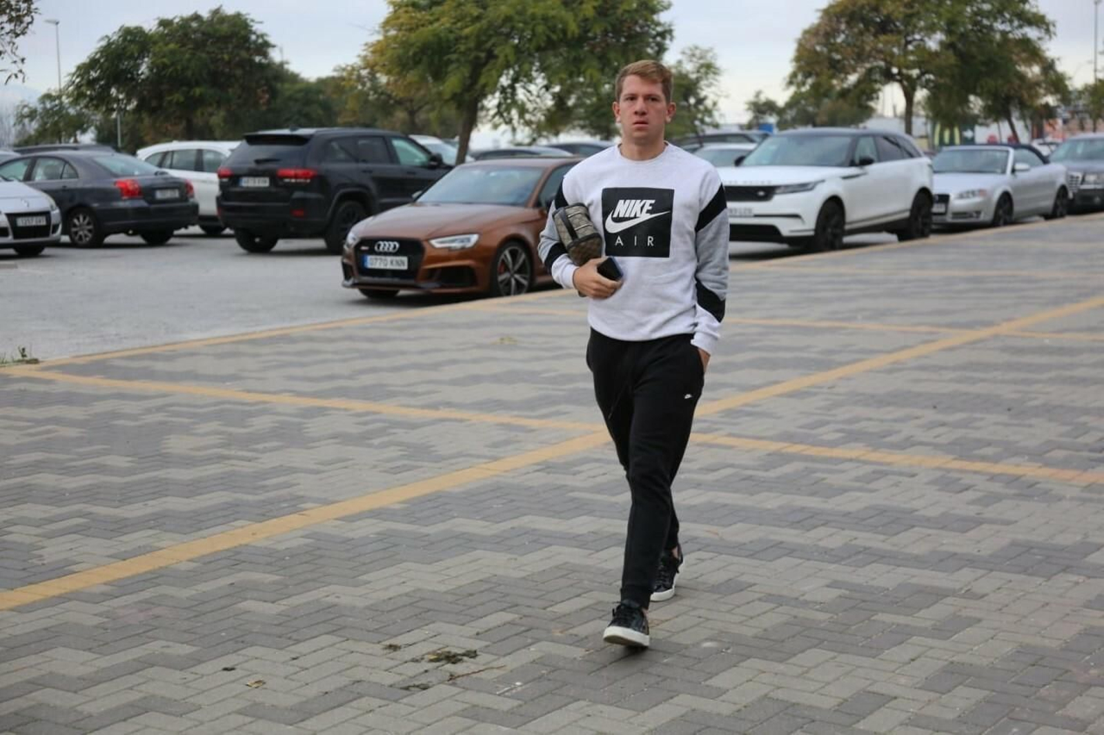 El Málaga se entrena sin Víctor