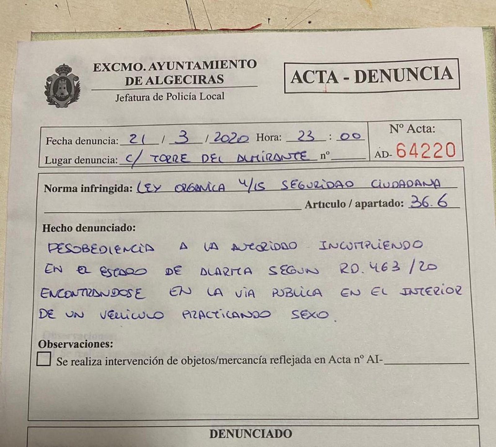 El boletín de la denuncia a la pareja por practicar sexo en un coche en Algeciras.
