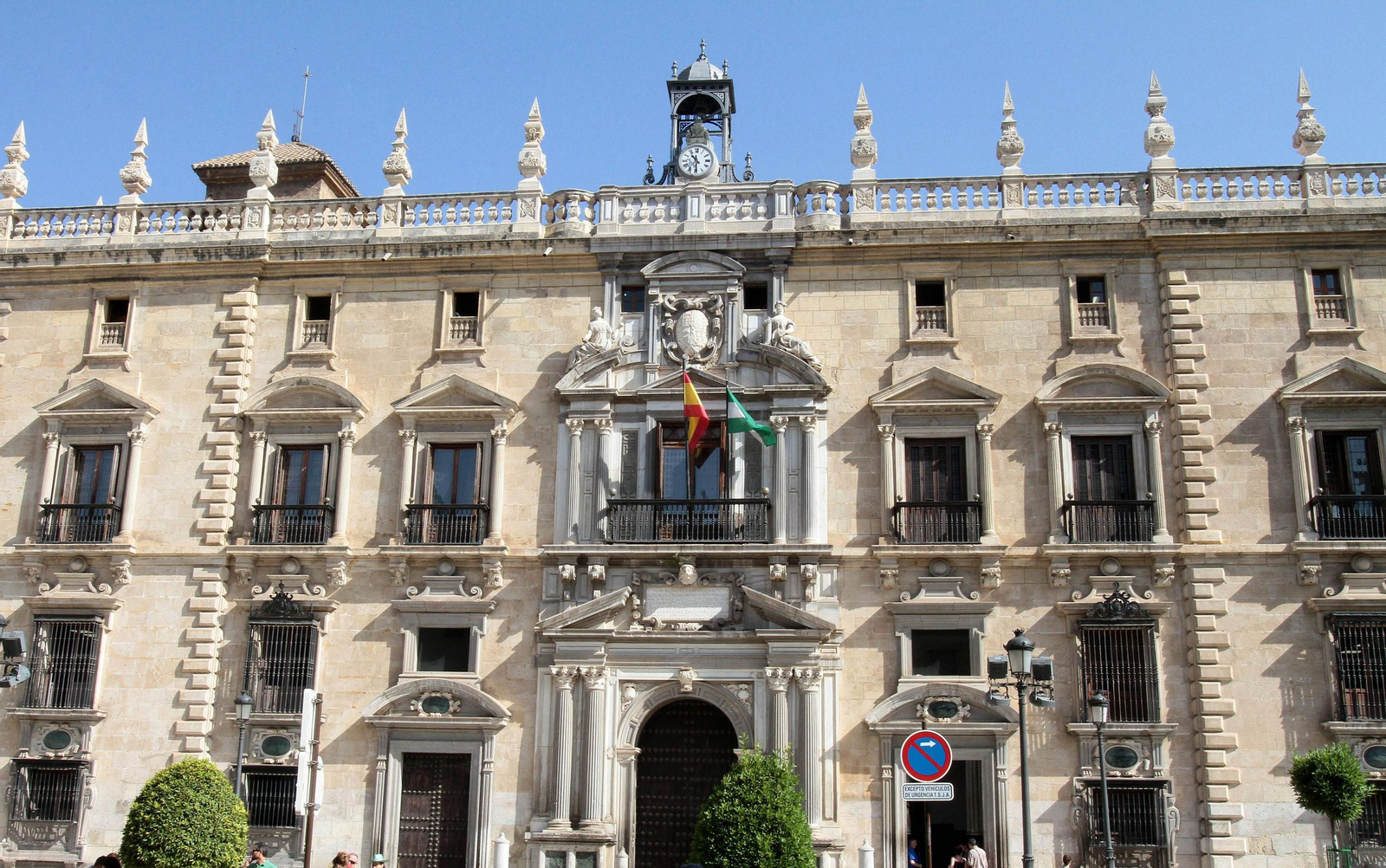 La Fiscalía pide 10 años para la mujer acusada de apuñalar a su novio en La Rábita (Granada)