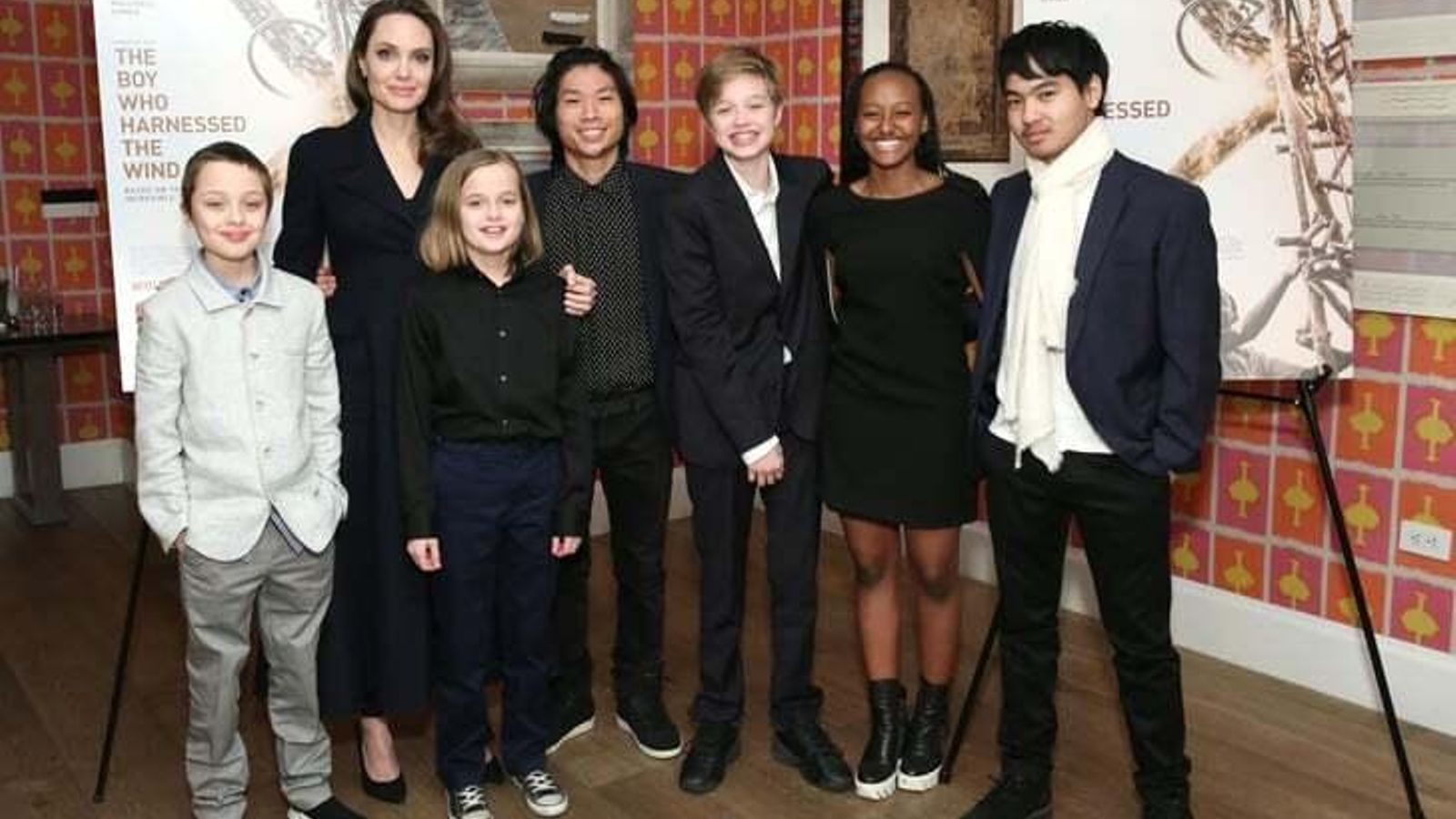 Angelina Jolie y sus seis hijos, en una imagen reciente.