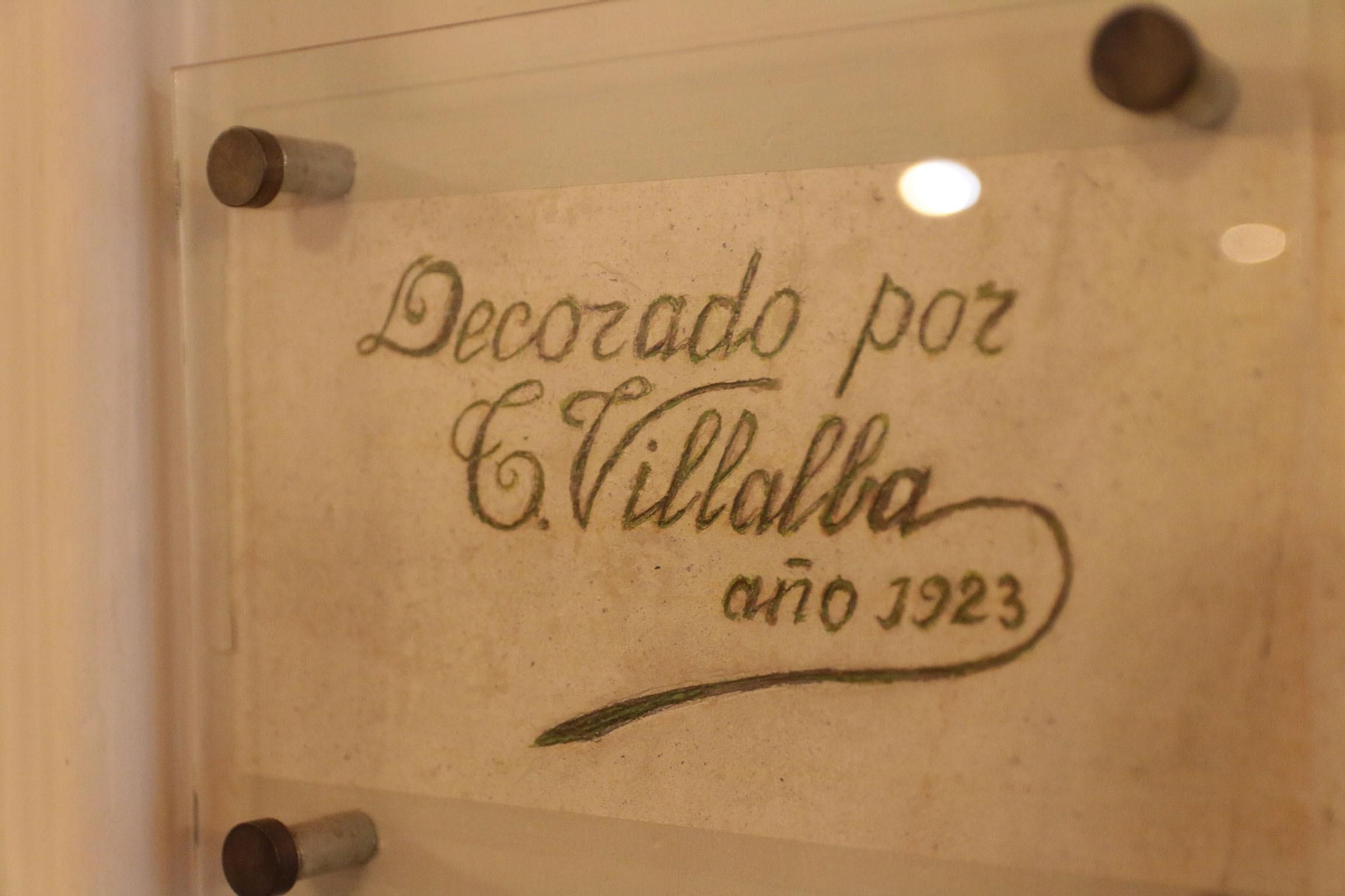 Así de espectaculares son los salones del Círculo Mercantil de Almería