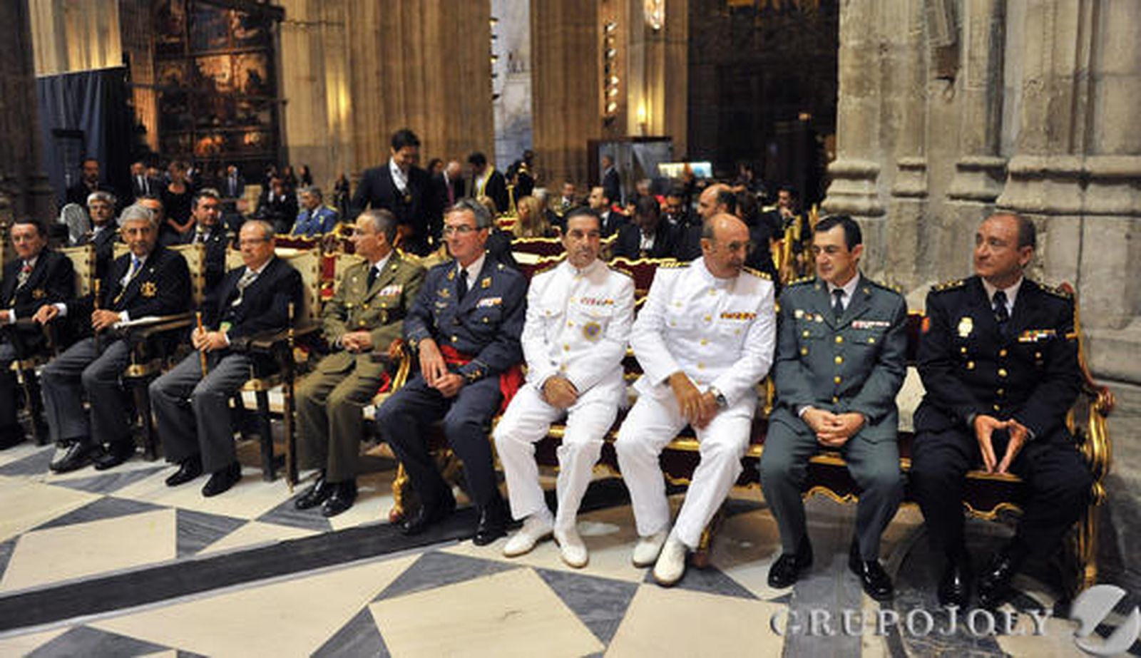 El cuerpo militar dentro de la catedral. 

Foto: Juan Carlos Vázquez