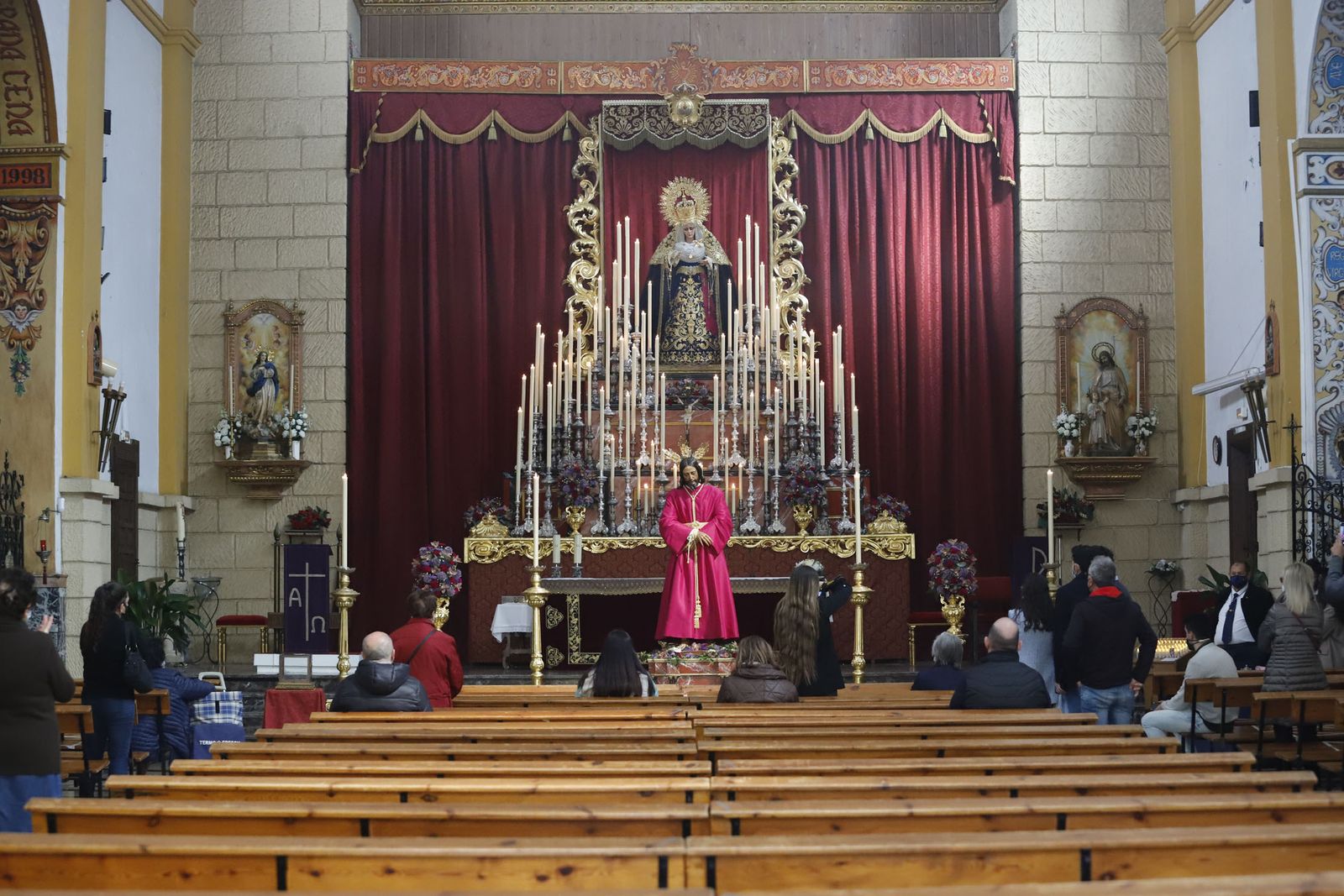 Imágenes de las veneraciones a los Cautivos de Huelva