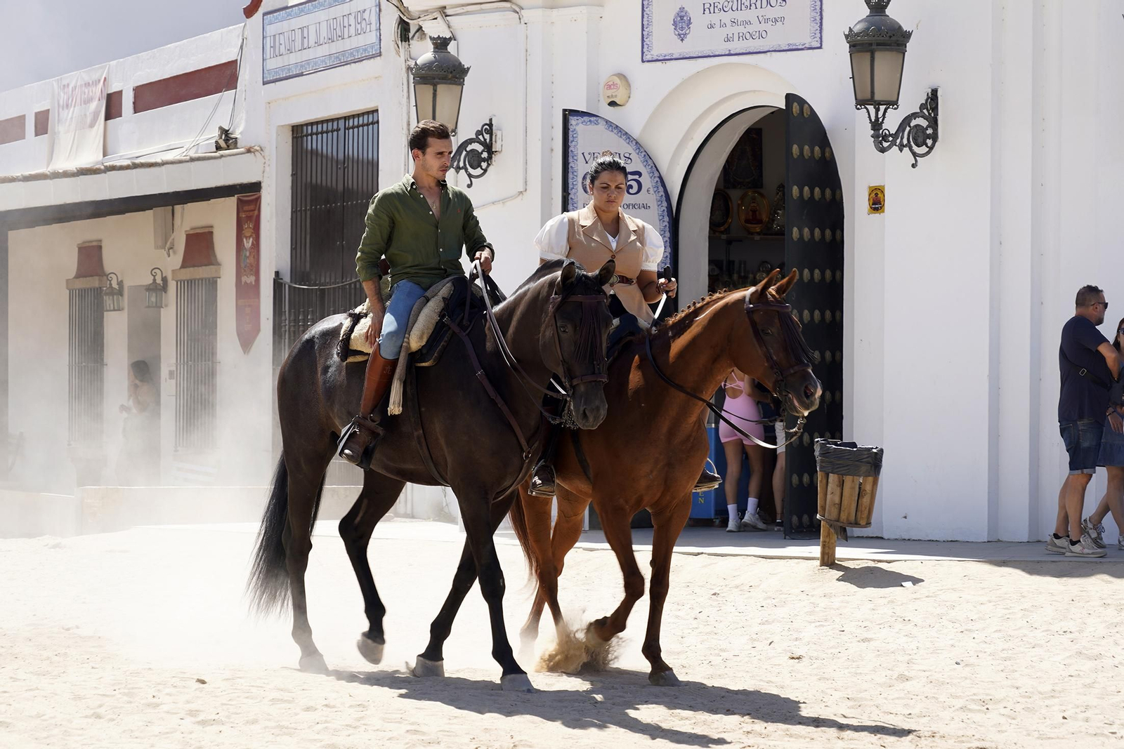 Imágenes del ambiente en la aldea durante el domingo de Rocío Chico