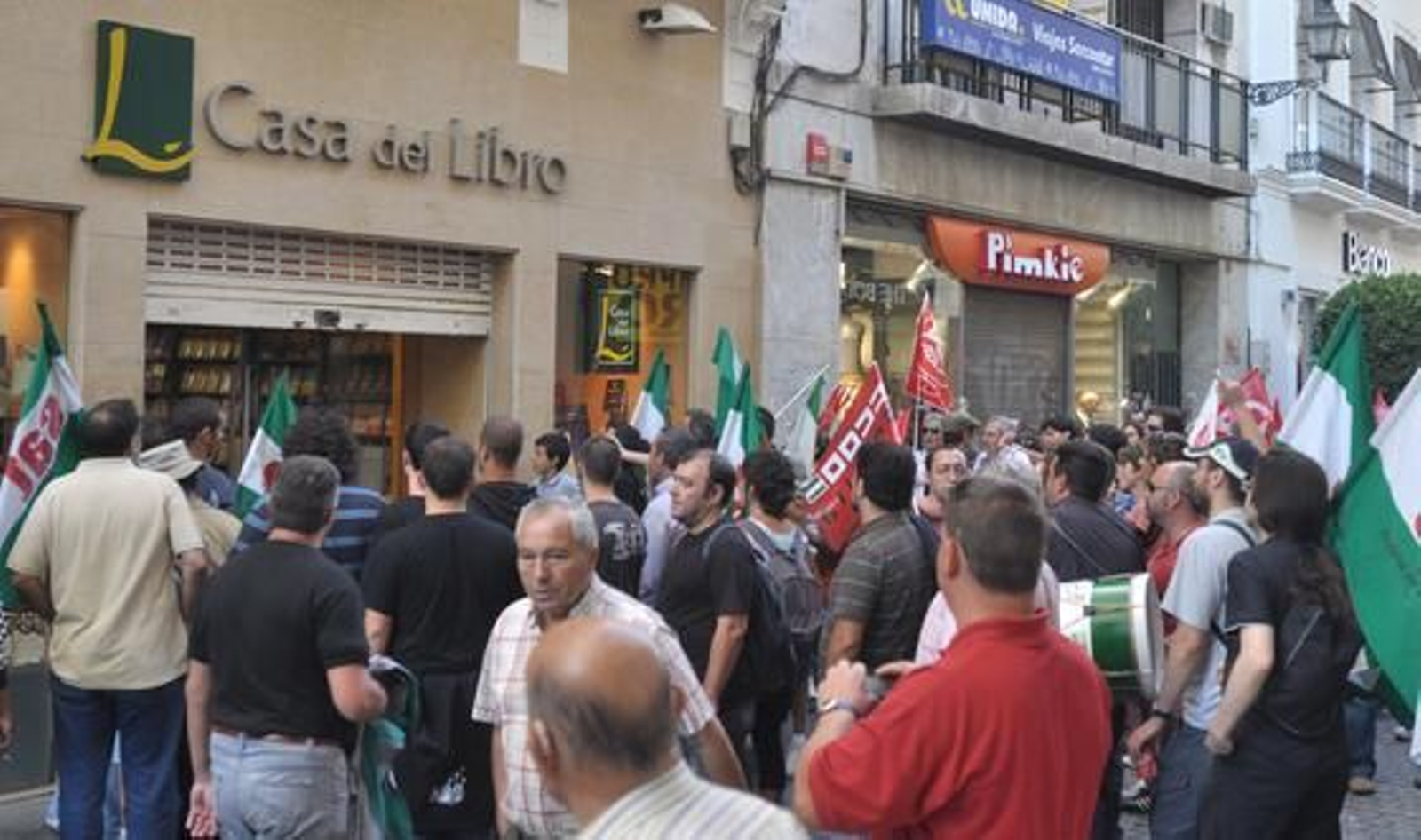 Los sindicatos recorren las calles del centro de la capital.

Foto: Manuel Gómez