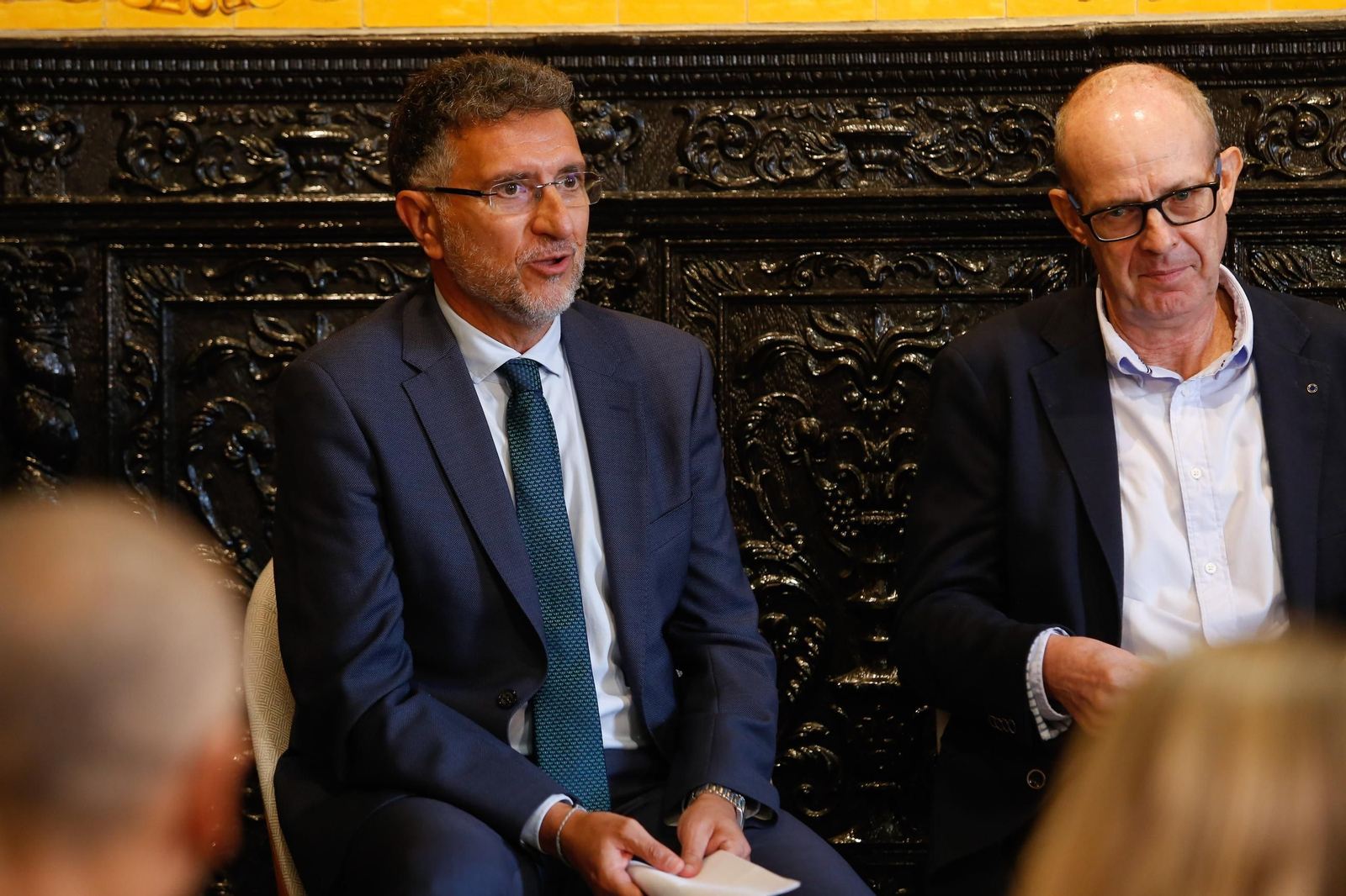 Fotos de la mesa redonda sobre economía azul y sostenibilidad, de las Cátedras Telefónica y la UCA