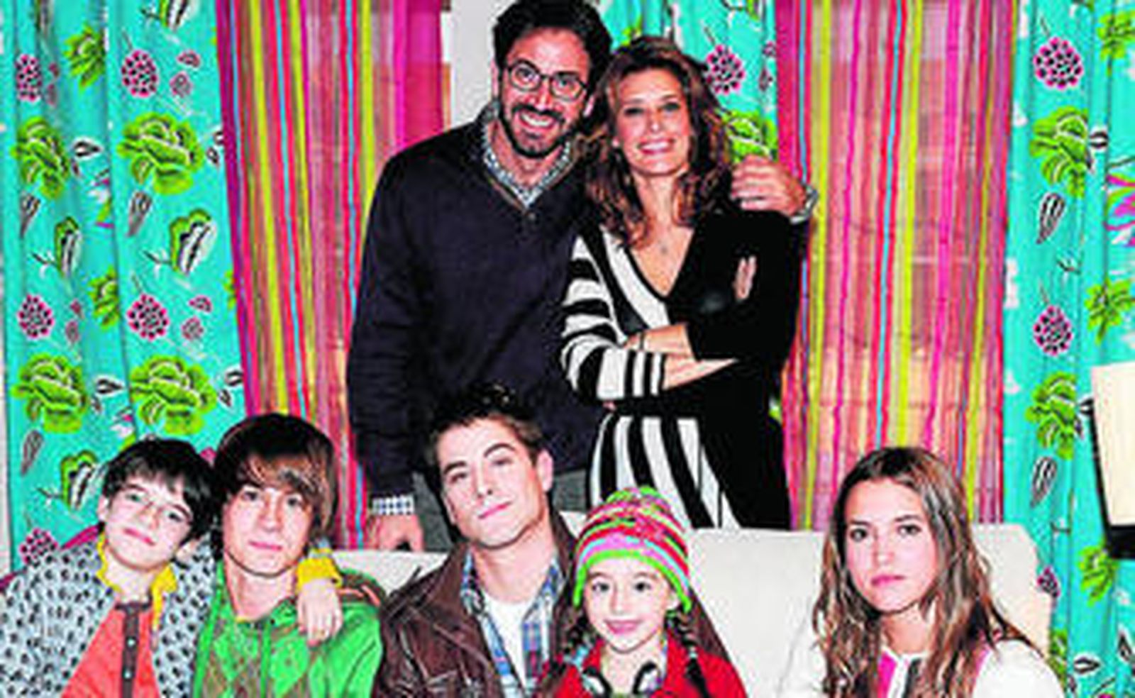 Jimena y Mario son los padres de esta 'improvisada' familia.