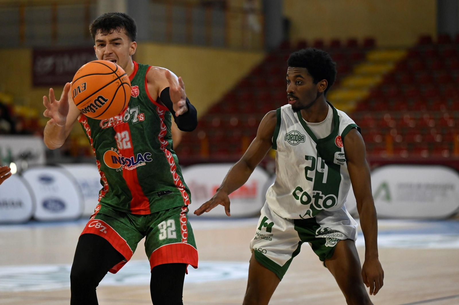 Las mejores fotos de la victoria del Coto Córdoba ante el Caja 87