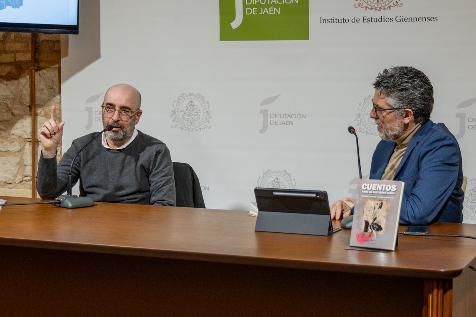 Presentación del libro 'Cuentos para un destierro digno' del autor jiennense Martín Paredes