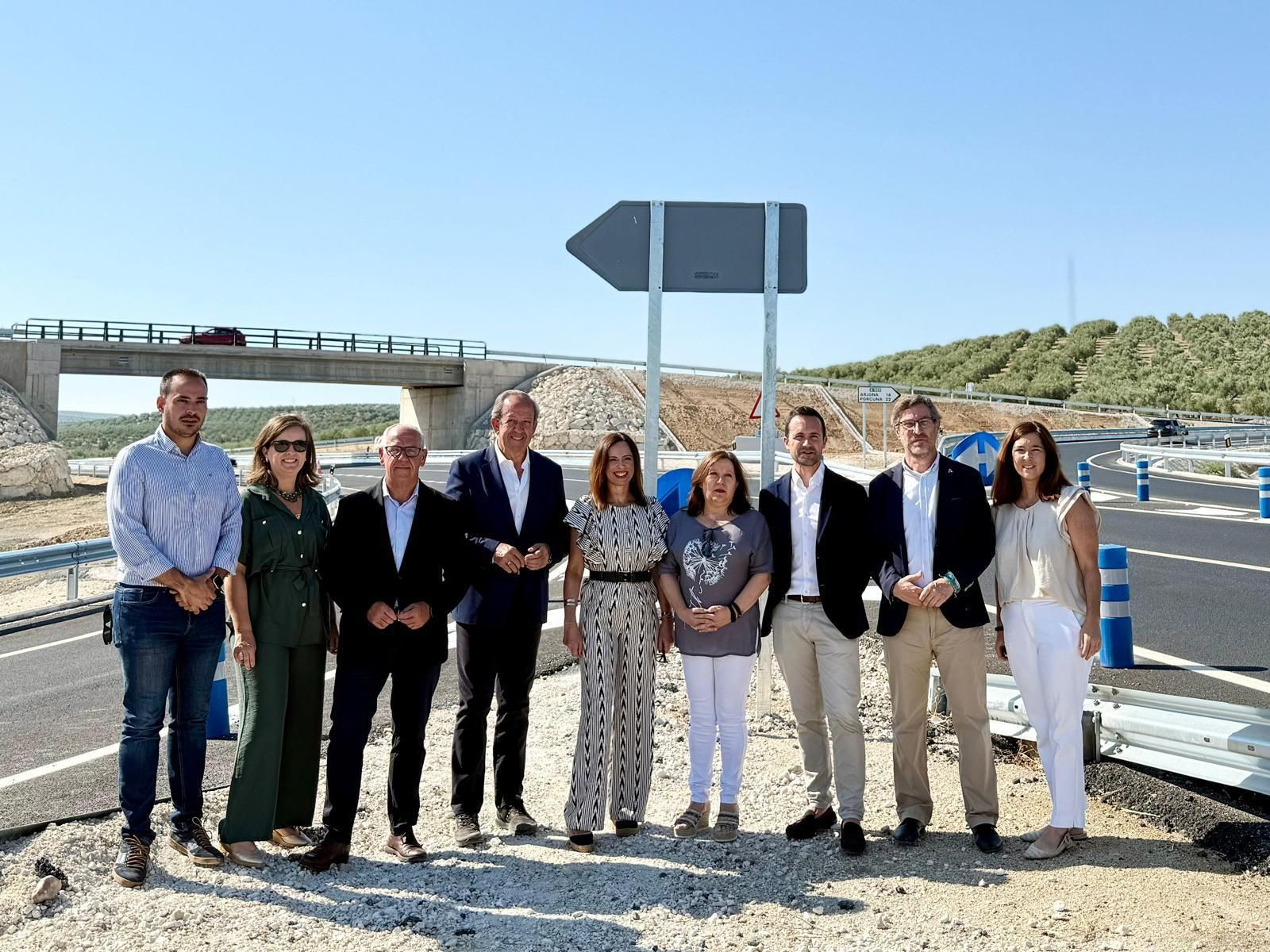 Visita de la consejera de Fomento, Rocío Díaz, a la carretera A-311.