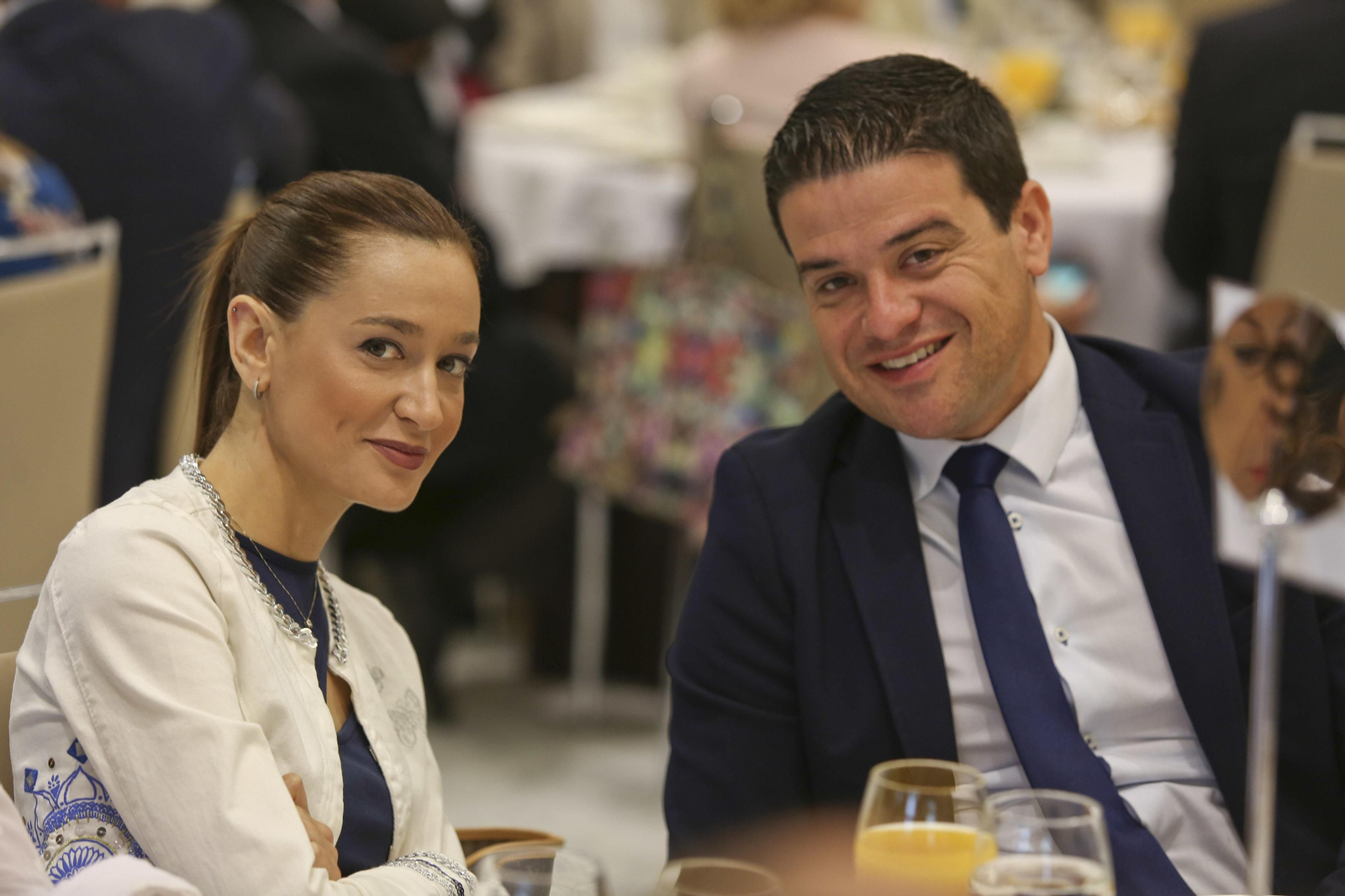 Las imágenes del desayuno-coloquio con Isabel García Tejerina