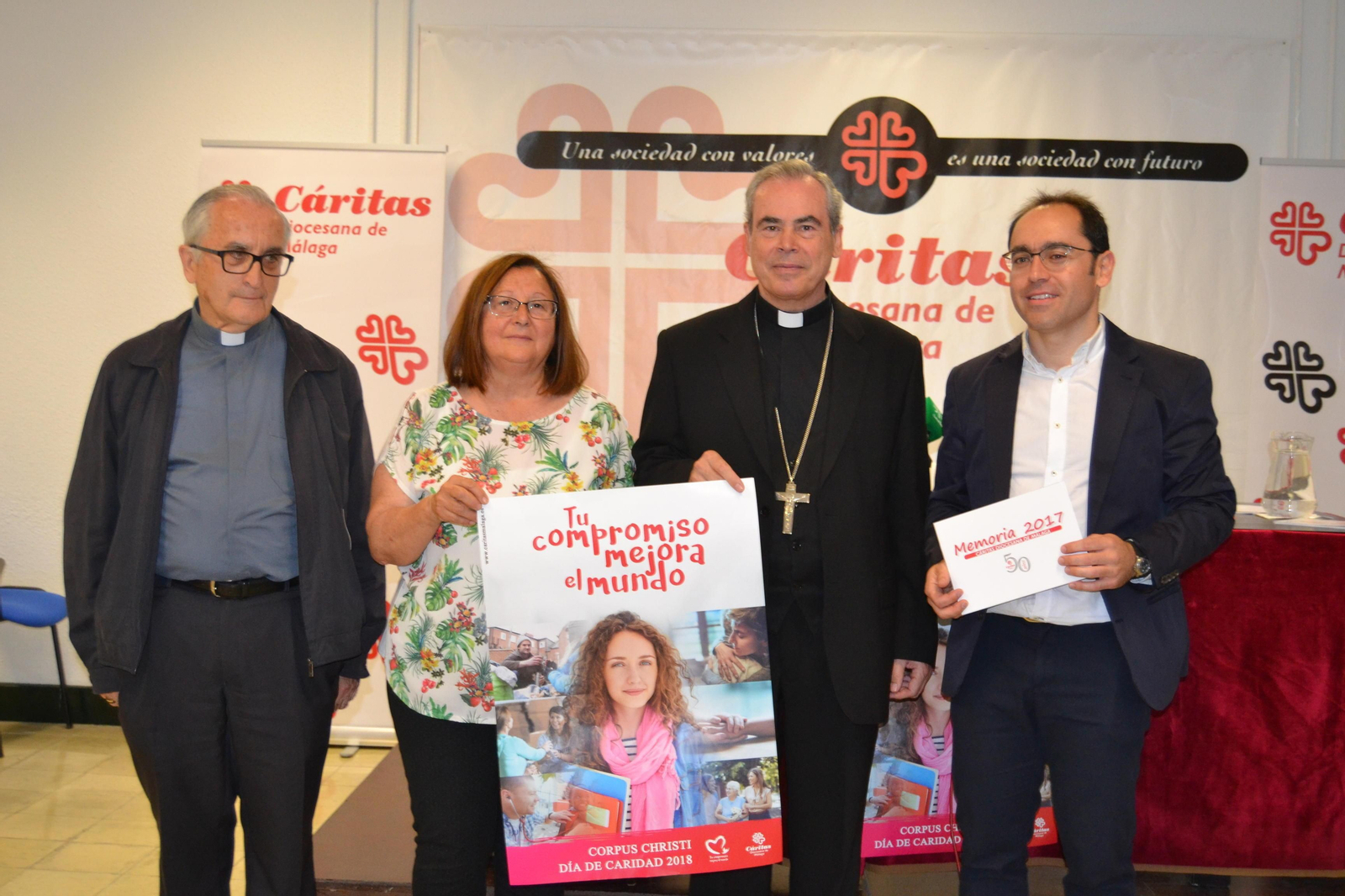 Gabriel Leal, Isabel García, el obispo Jesús Catalá y Francisco José Sánchez, ayer, en la presentación del balance 2017.