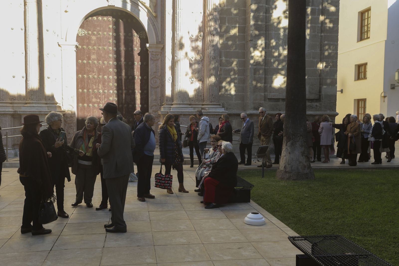 Visita de la última promoción de enfermería(1972) que trabajó en el Hospital de las Cinco Llagas