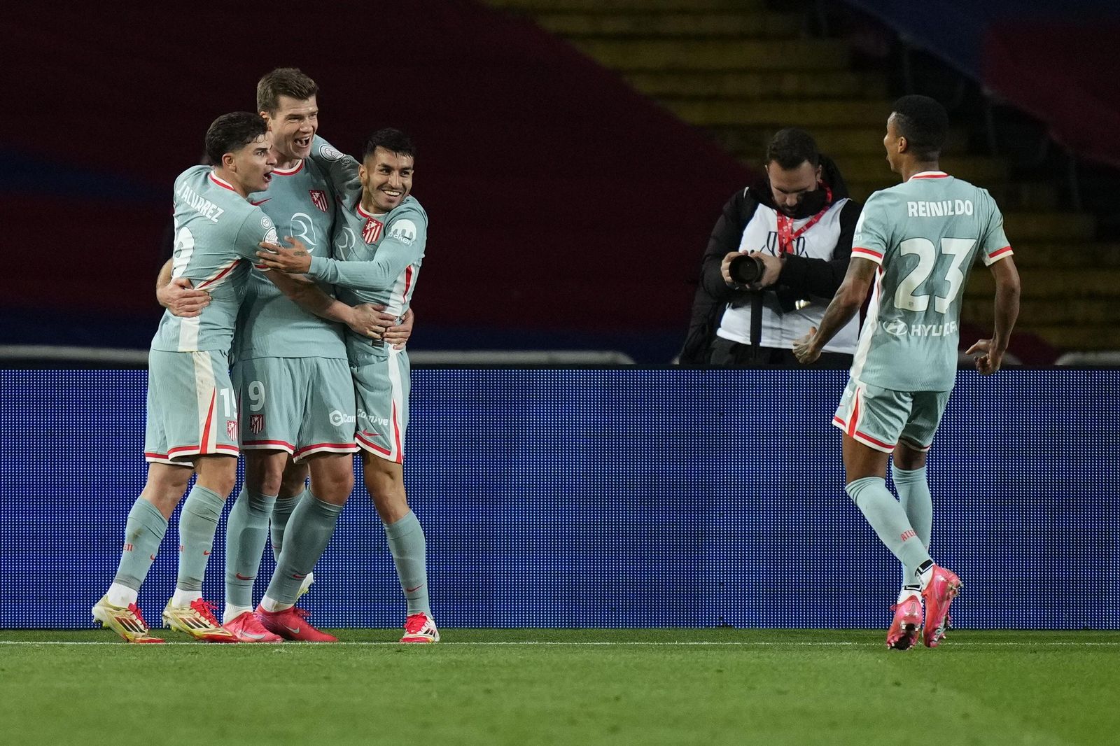 Las fotos del espectacular Barcelona - Atlético de Madrid