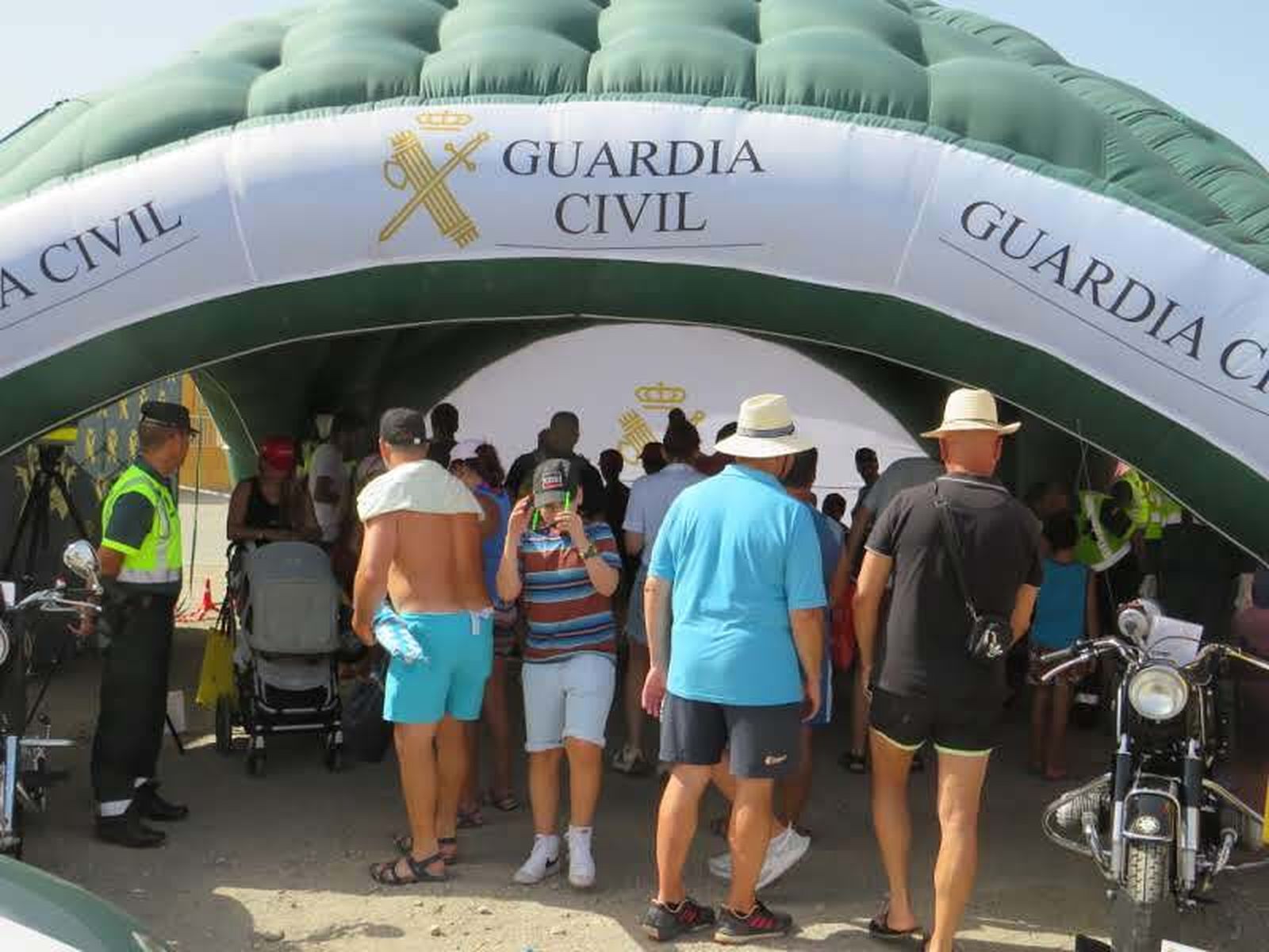 Garantes de la seguridad de los ciclistas de la Vuelta a España