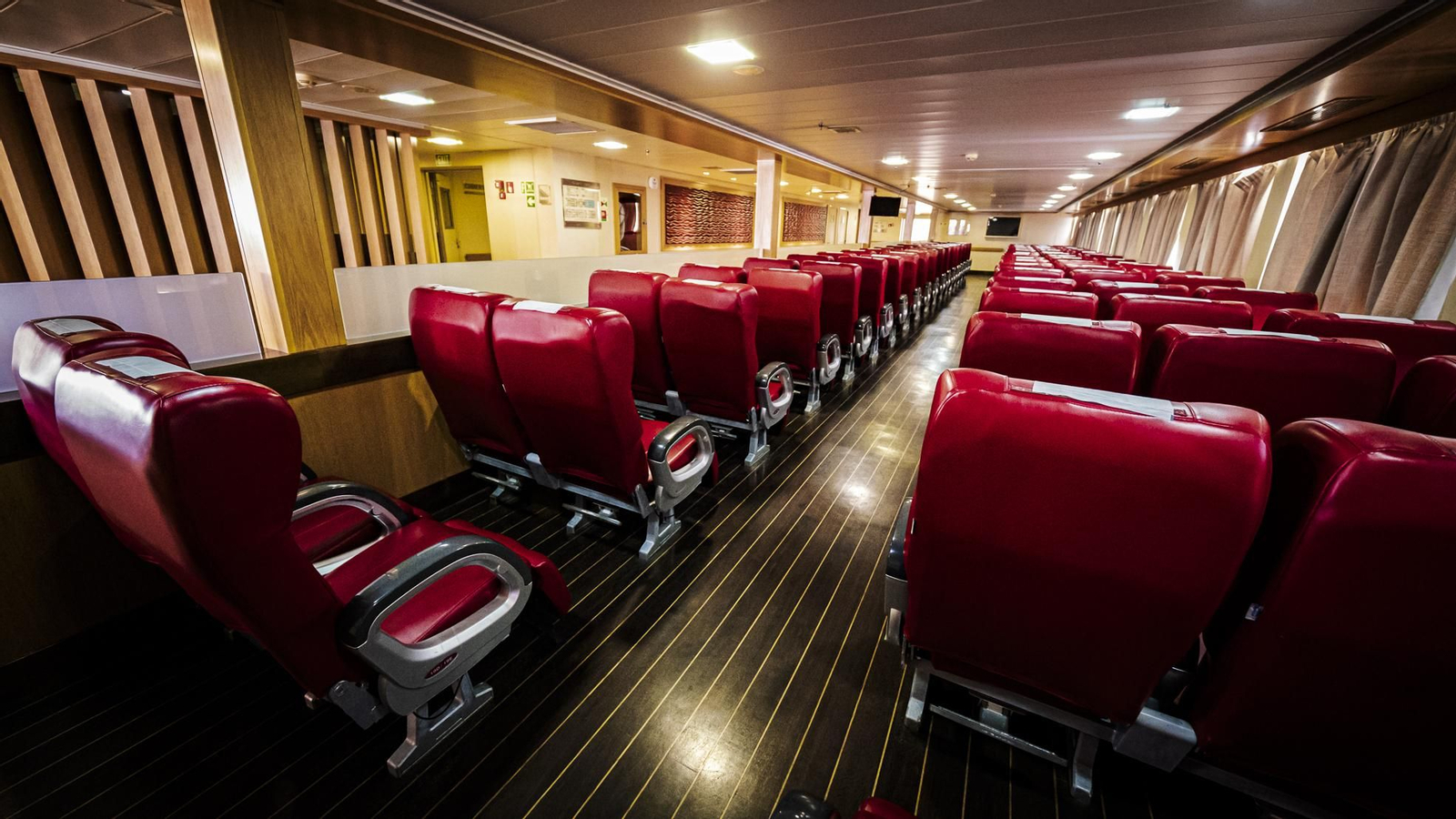 Interior del superferry 'Volcán de Tinamar'.