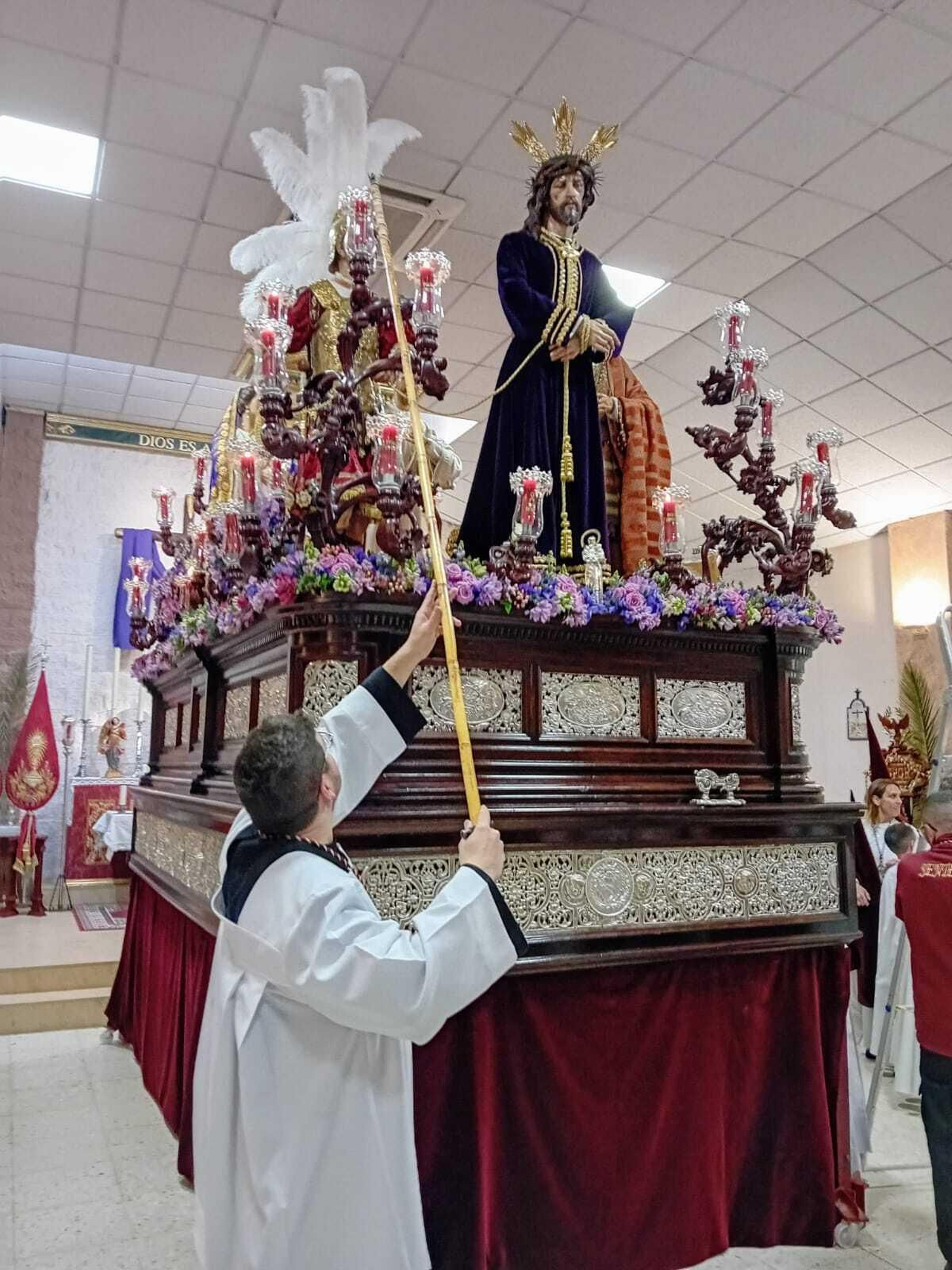 Las imágenes del Martes Santo en Chiclana 2024: El Amor y Afligidos