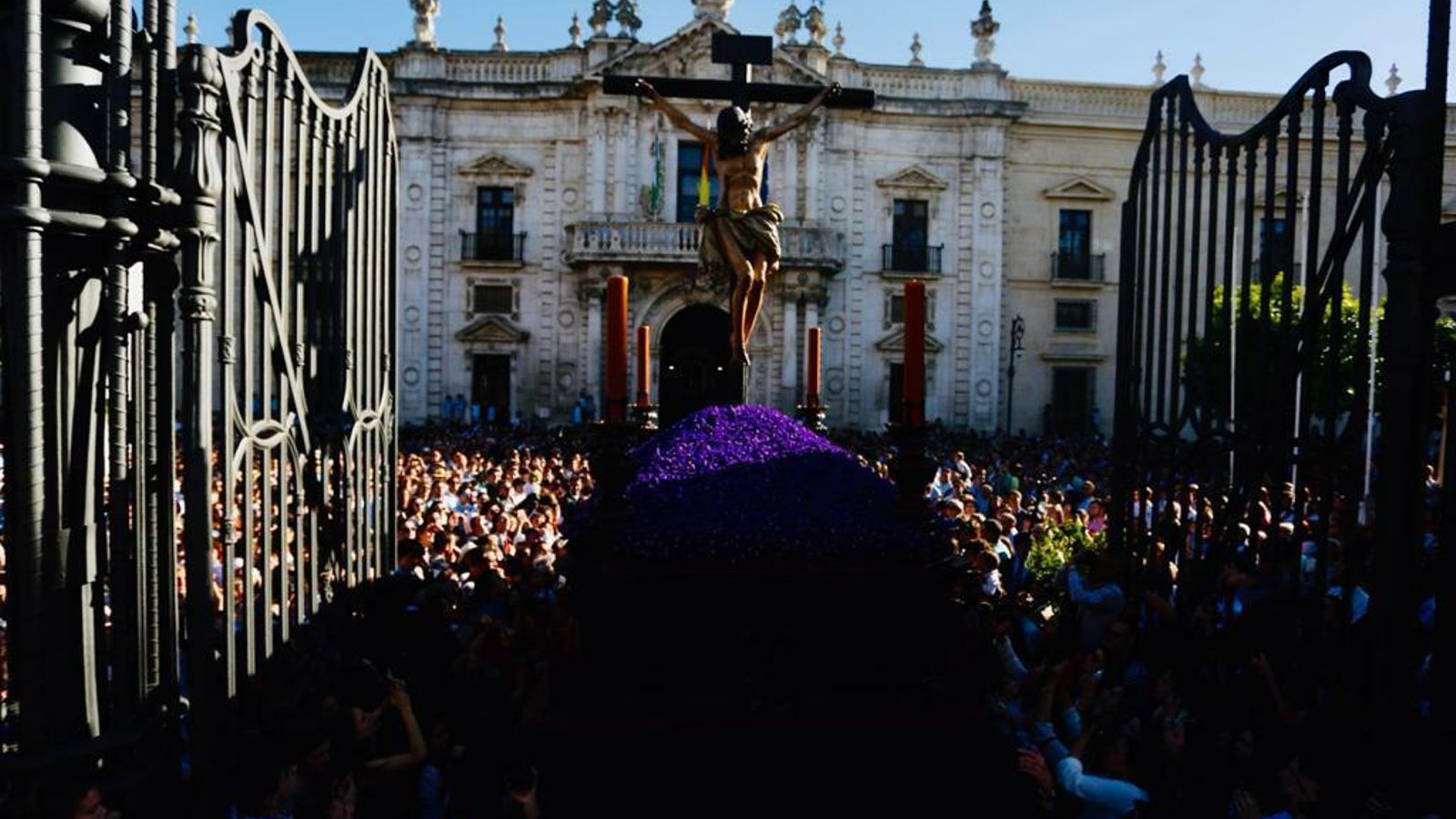 El Cristo de la Buena Muerte de la Hermandad de los Estudiantes.