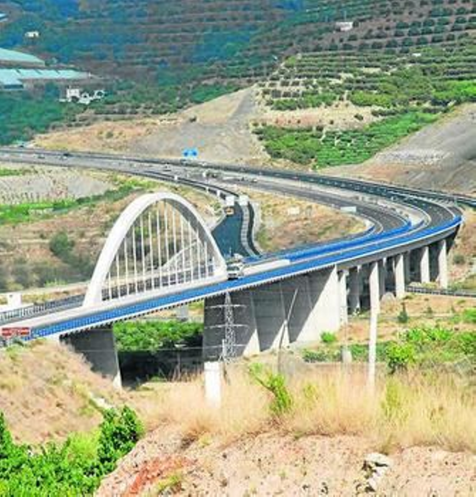 Los granadinos ya disfrutan de otros tramos como el de Almuñécar.