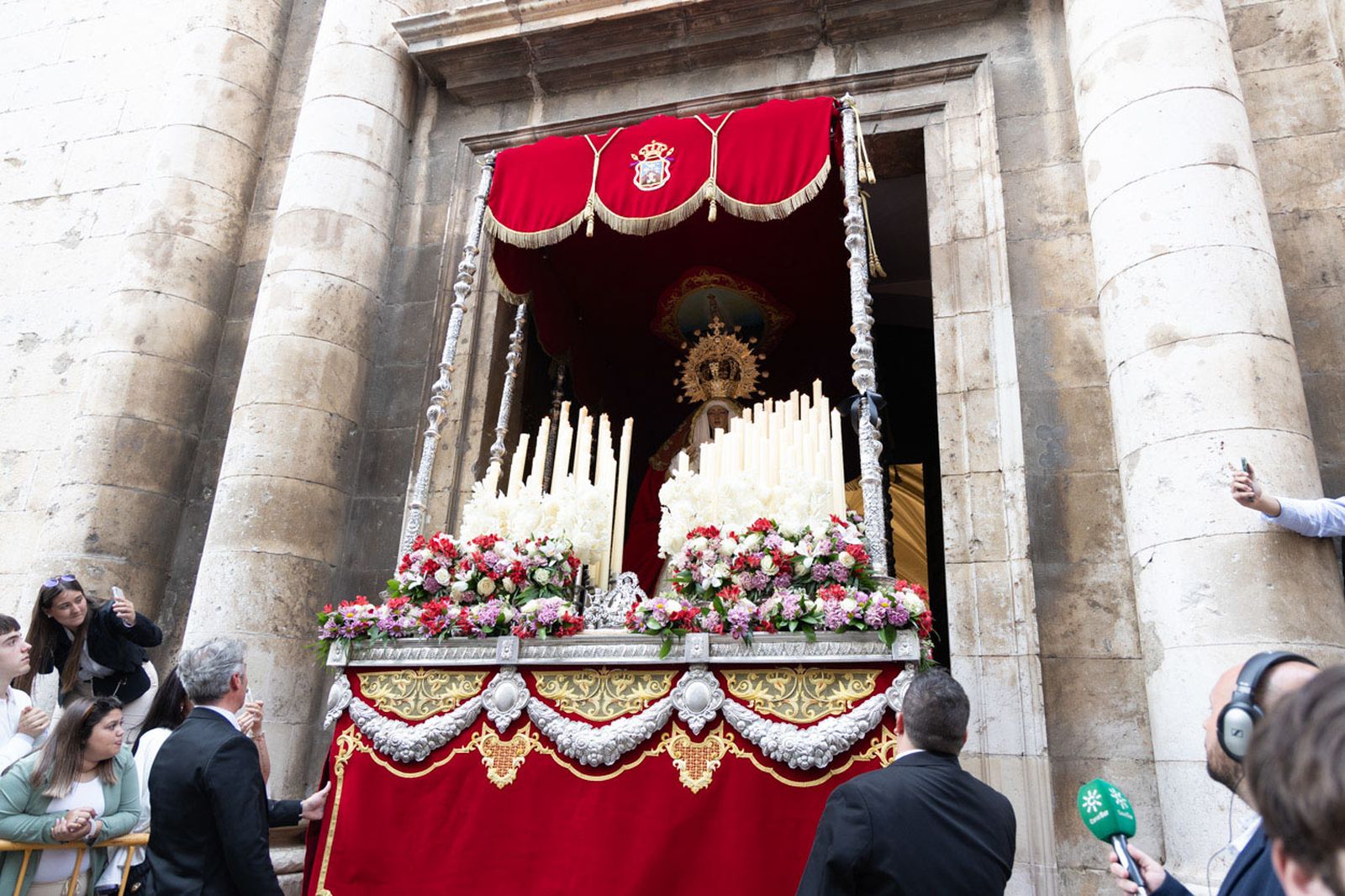 Los jiennenses arropan a las tres cofradías de la tarde en un Domingo de Ramos más caluroso de lo esperado (II)