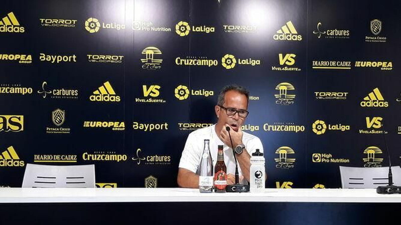 El entrenador del Cádiz, Álvaro Cervera.