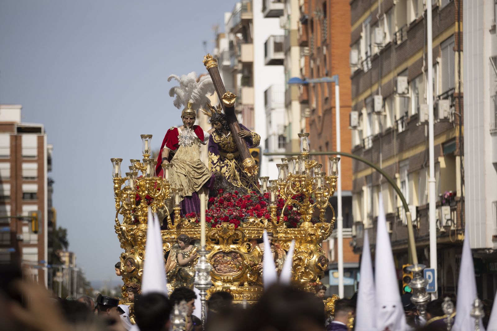Lunes Santo: Tres Caídas en Huelva, en imágenes