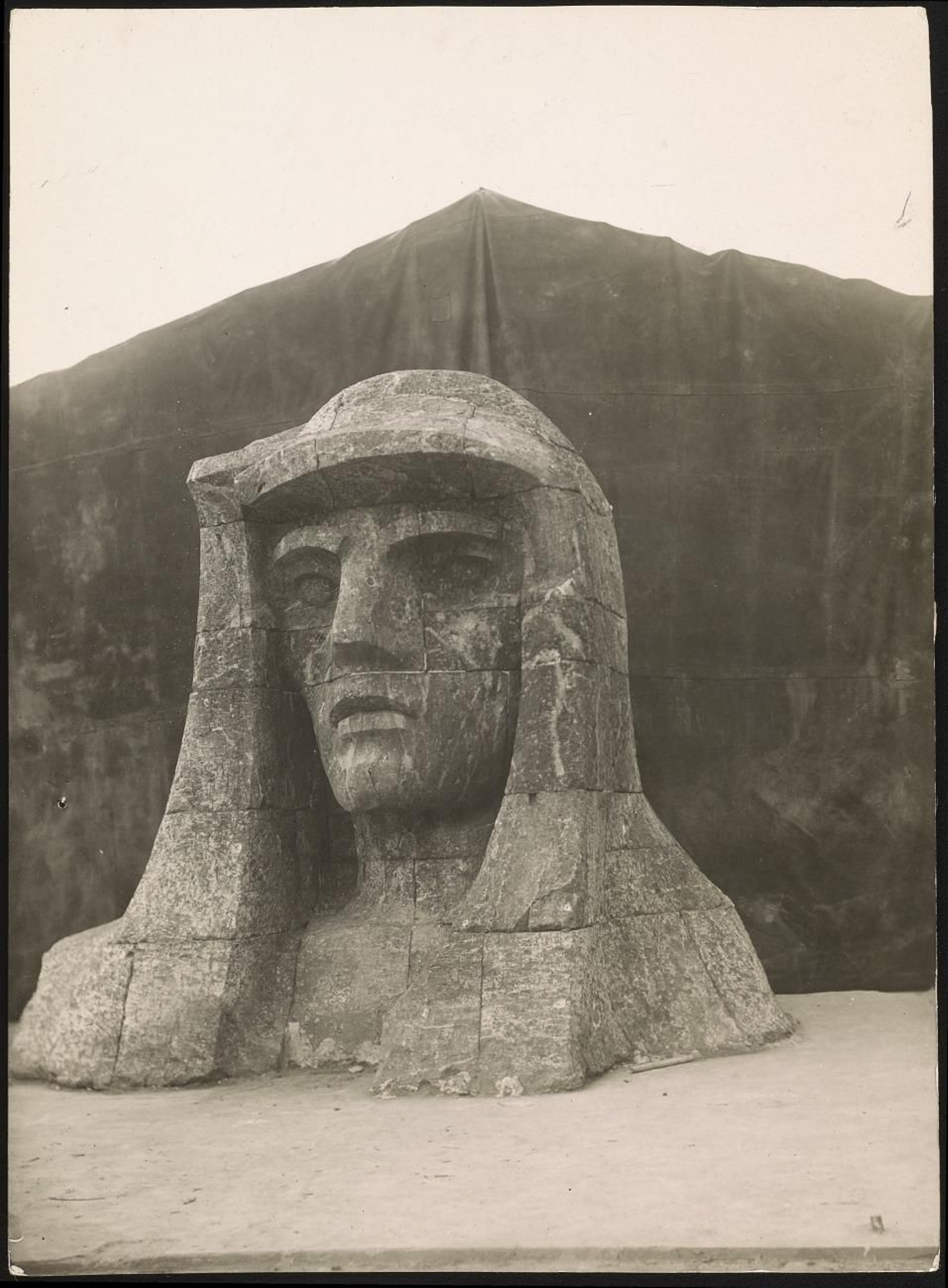 El Monumento a Colón en el Smithsonian de Nueva York