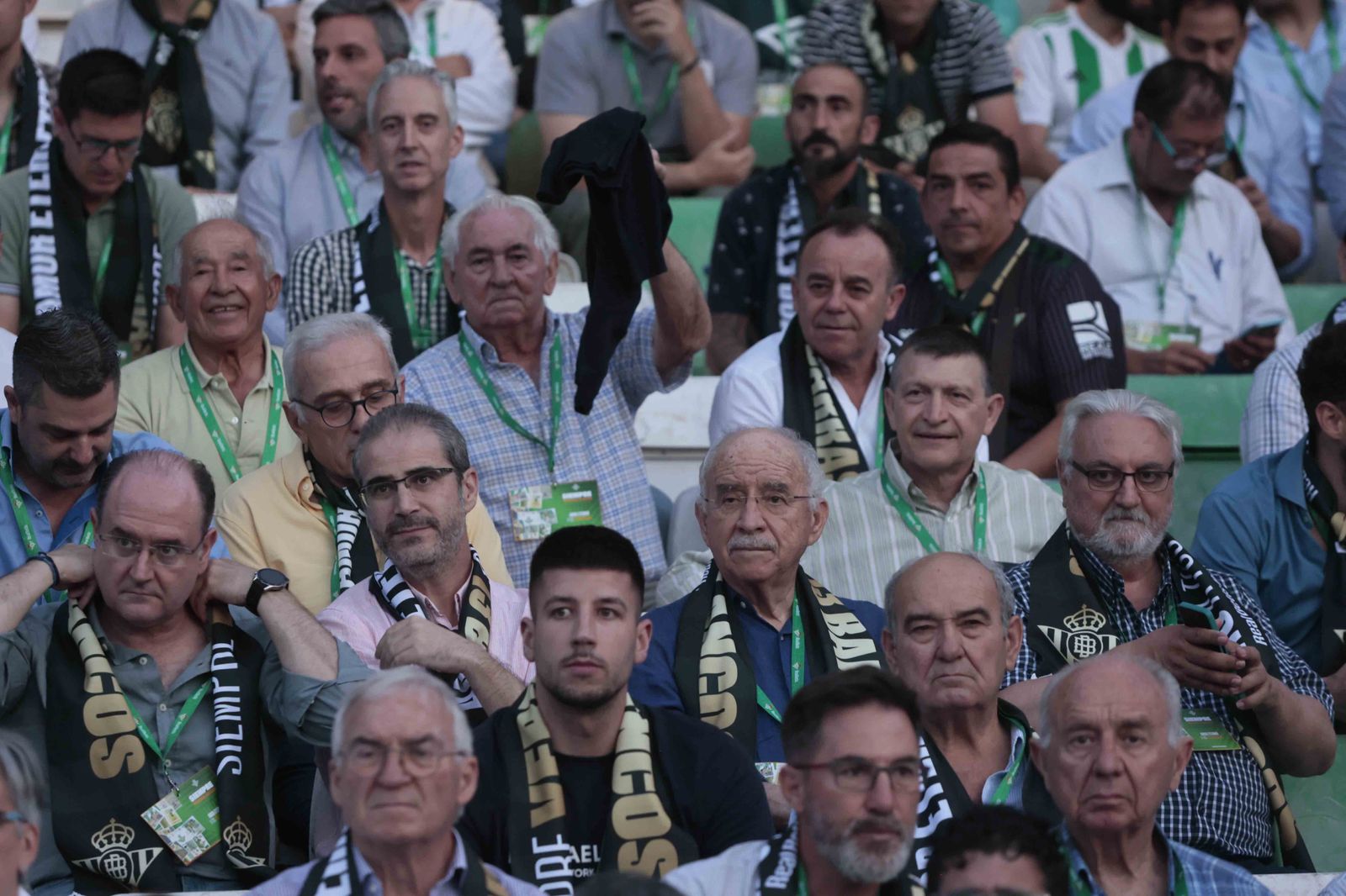 Búscate en el acto Siempre Verdiblancos