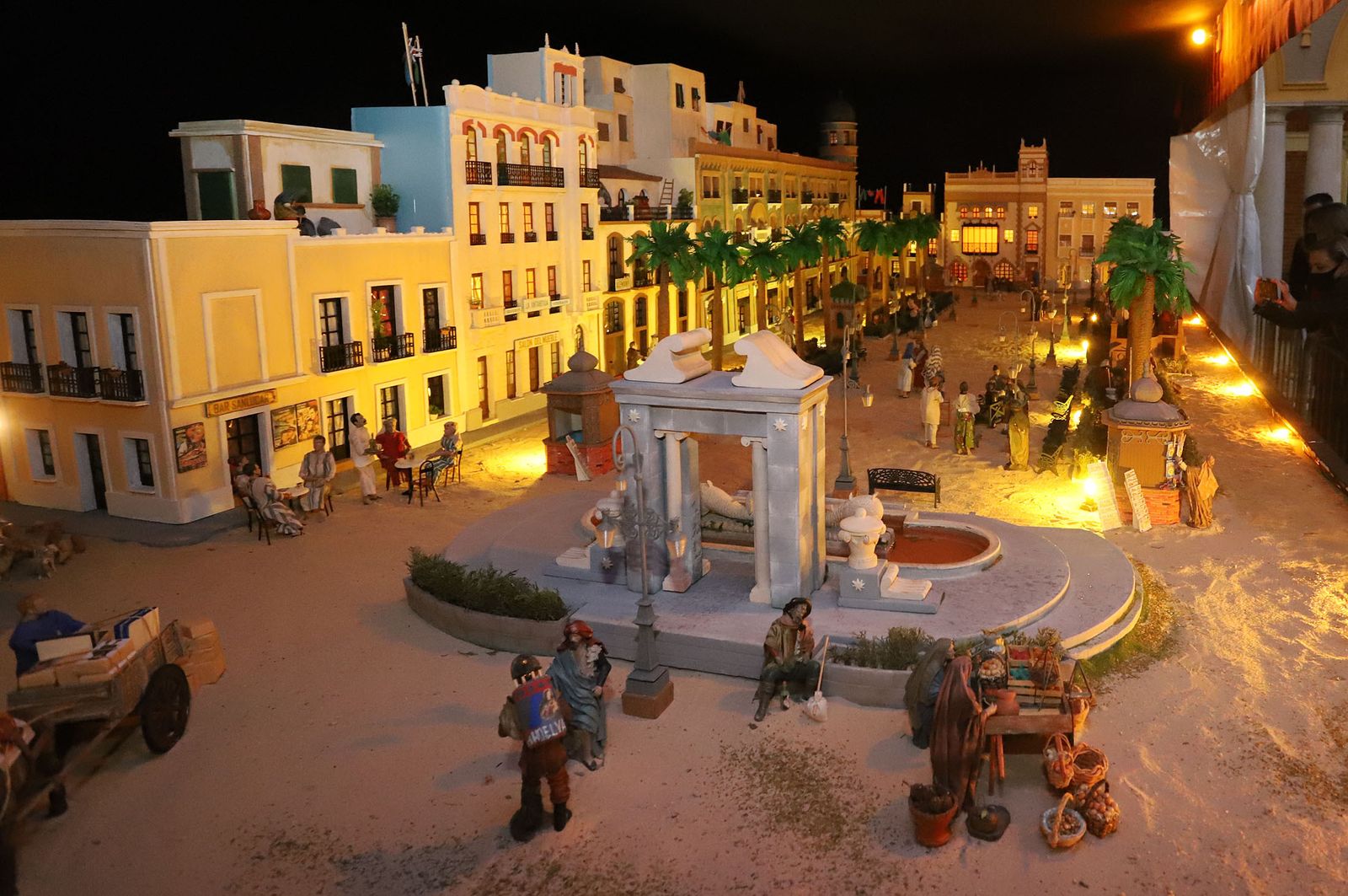 Belén del Ayuntamiento de Huelva basado en la antigua Plaza de las Monjas