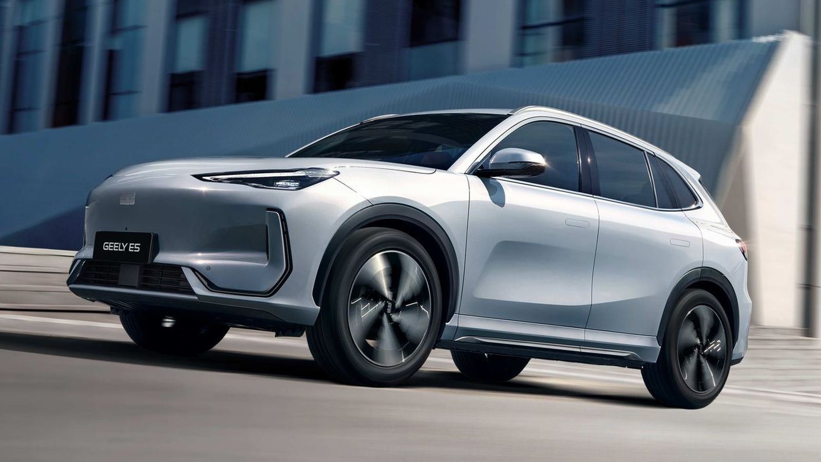 El E5 será uno de los dos modelos de lanzamiento, un SUV de tamaño medio que sólo dispondrá de un motor eléctrico, aunque combinado con dos niveles de capacidad en sus baterías.