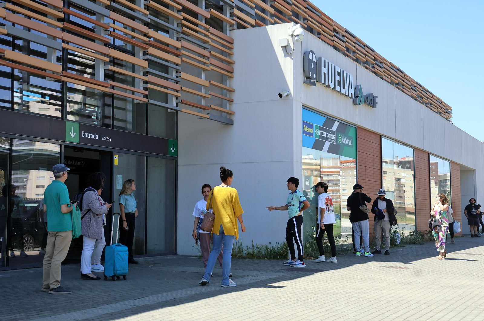 Así se vivió el apagón en las calles de Huelva, en imágenes