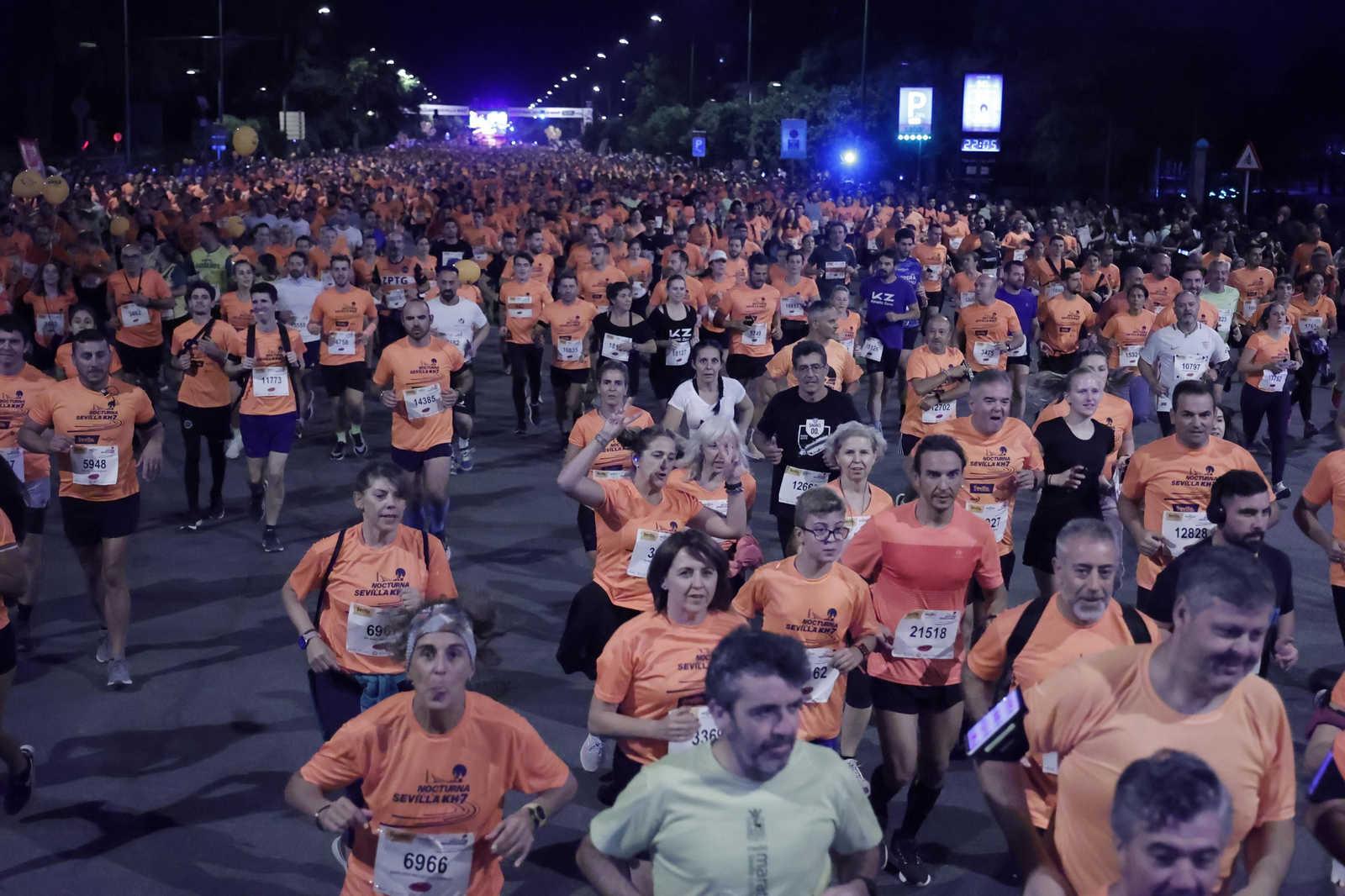 Búscate en la Carrera Nocturna de Sevilla (3)